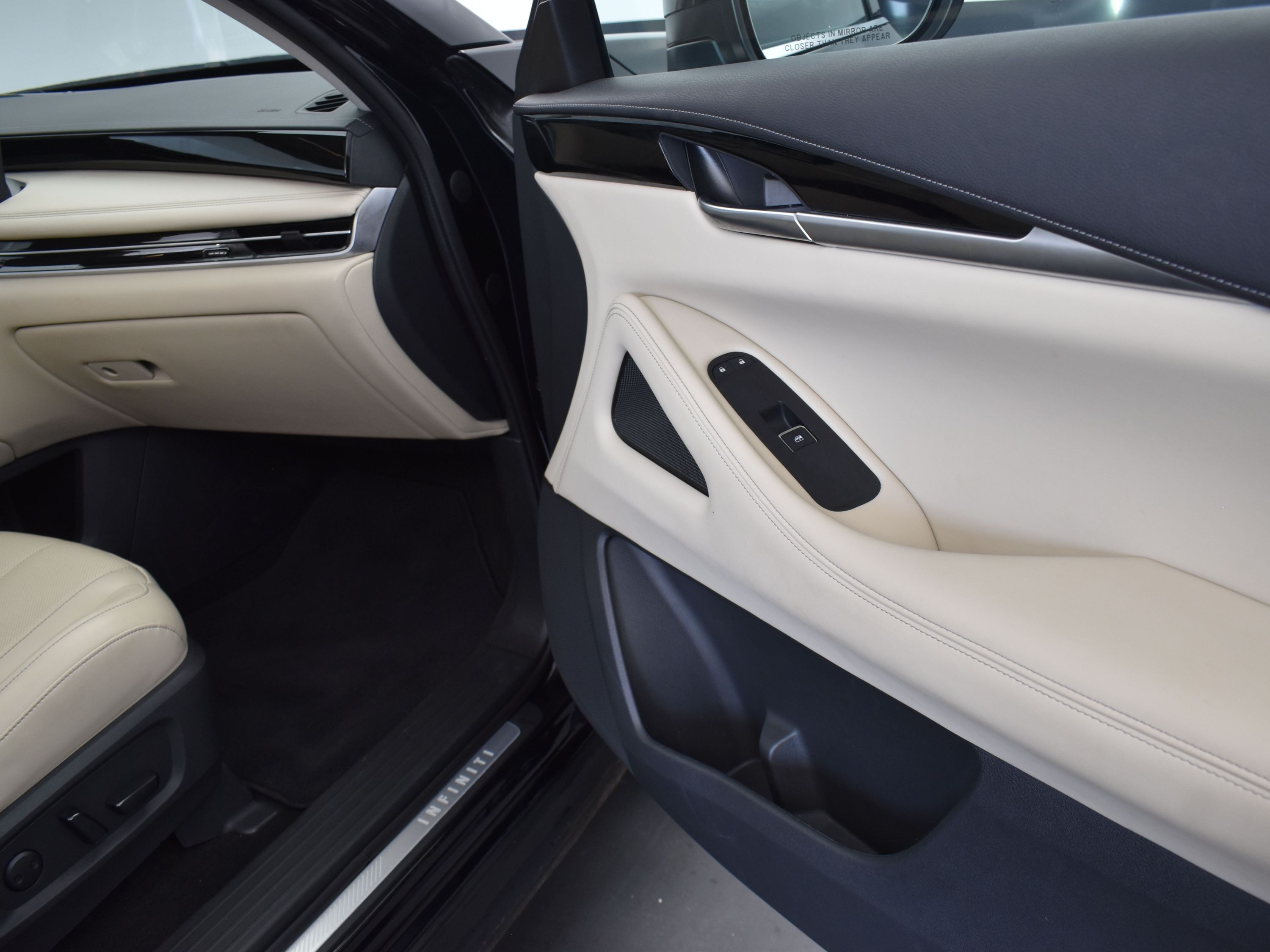 2023 Mineral Black INFINITI QX60 PURE FWD SUV