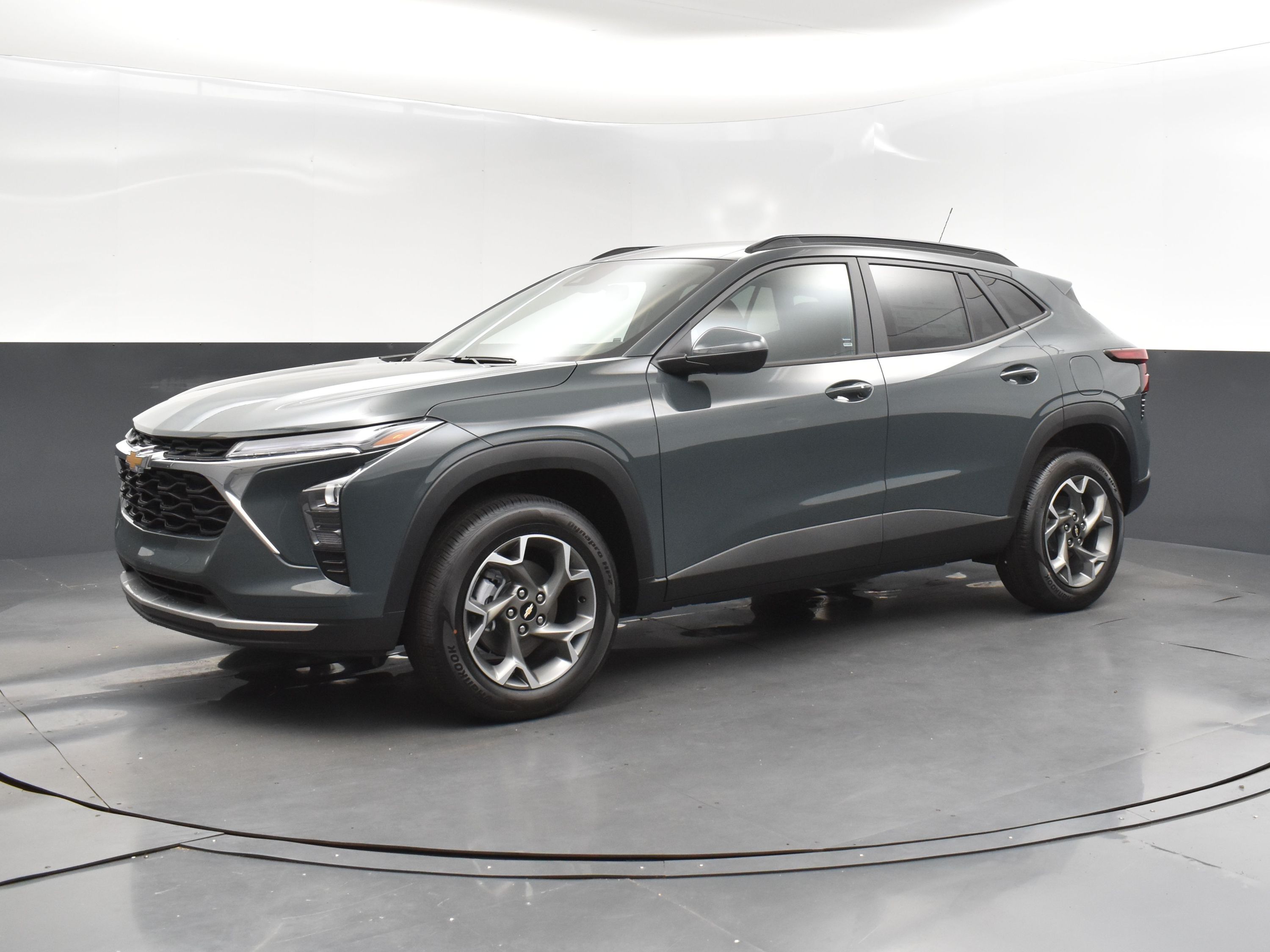 2025 Cypress Gray Chevrolet Trax LT FWD SUV