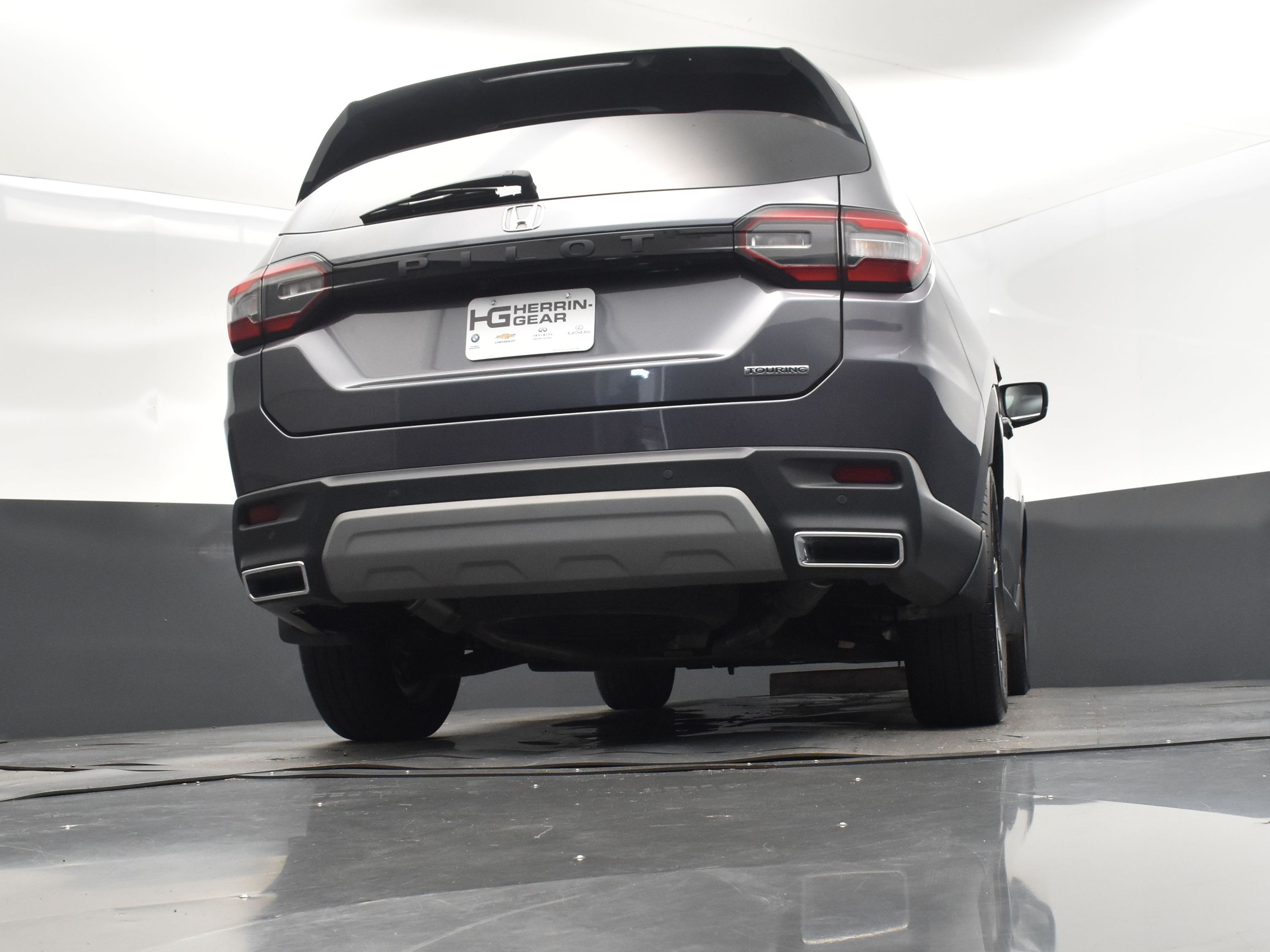 2025 Sonic Gray Pearl Honda Pilot Touring FWD SUV