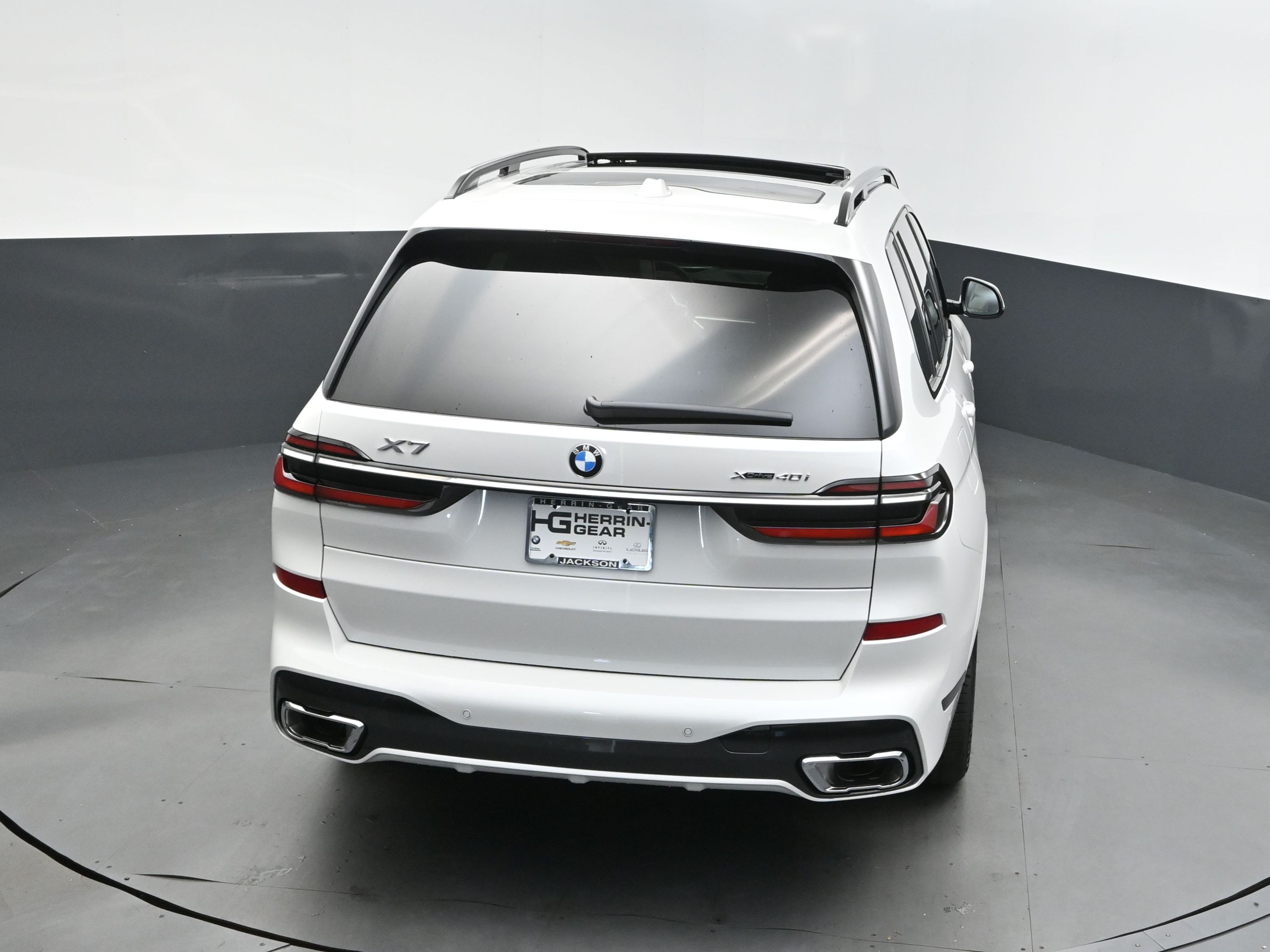 2026 Mineral White Metallic BMW X7 xDrive40i AWD SUV