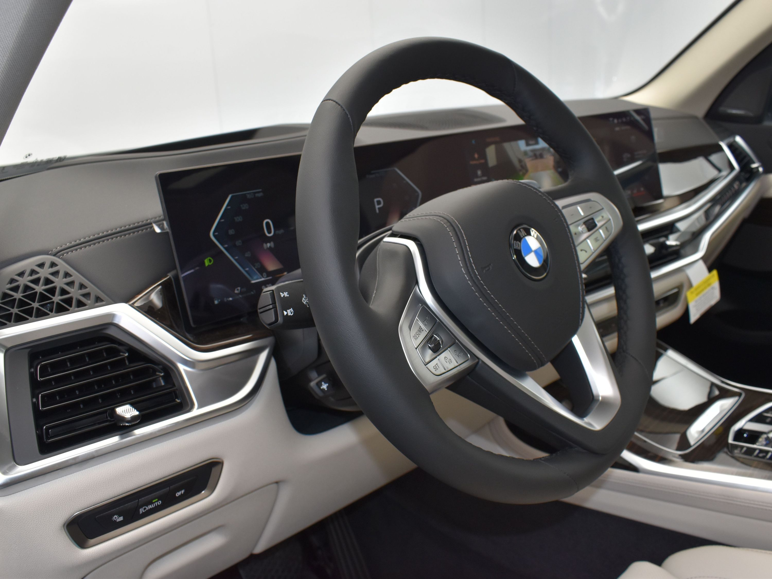 2026 Mineral White Metallic BMW X7 xDrive40i AWD SUV