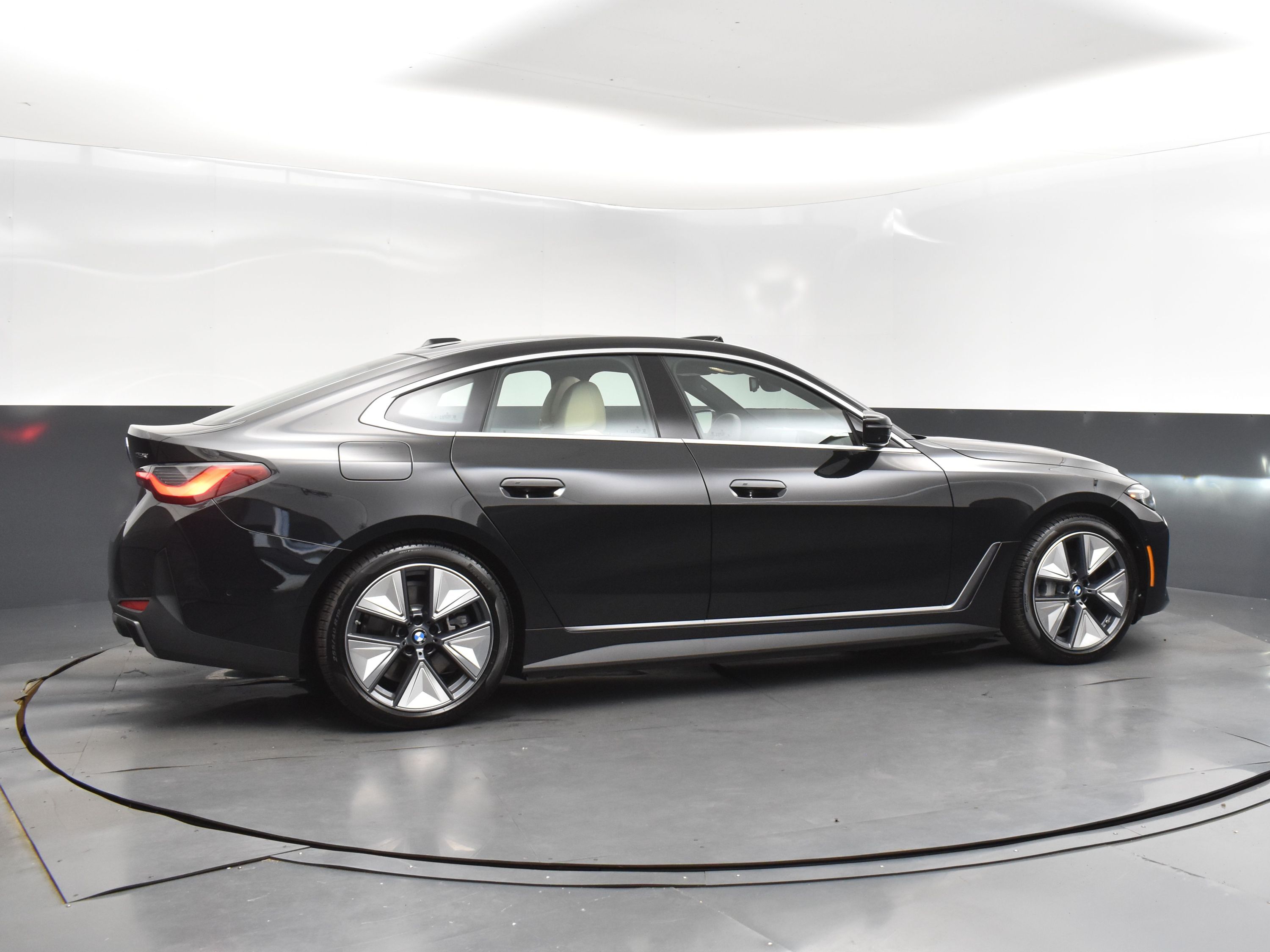 2025 Black Sapphire Metallic BMW i4 eDrive40 RWD Hatchback