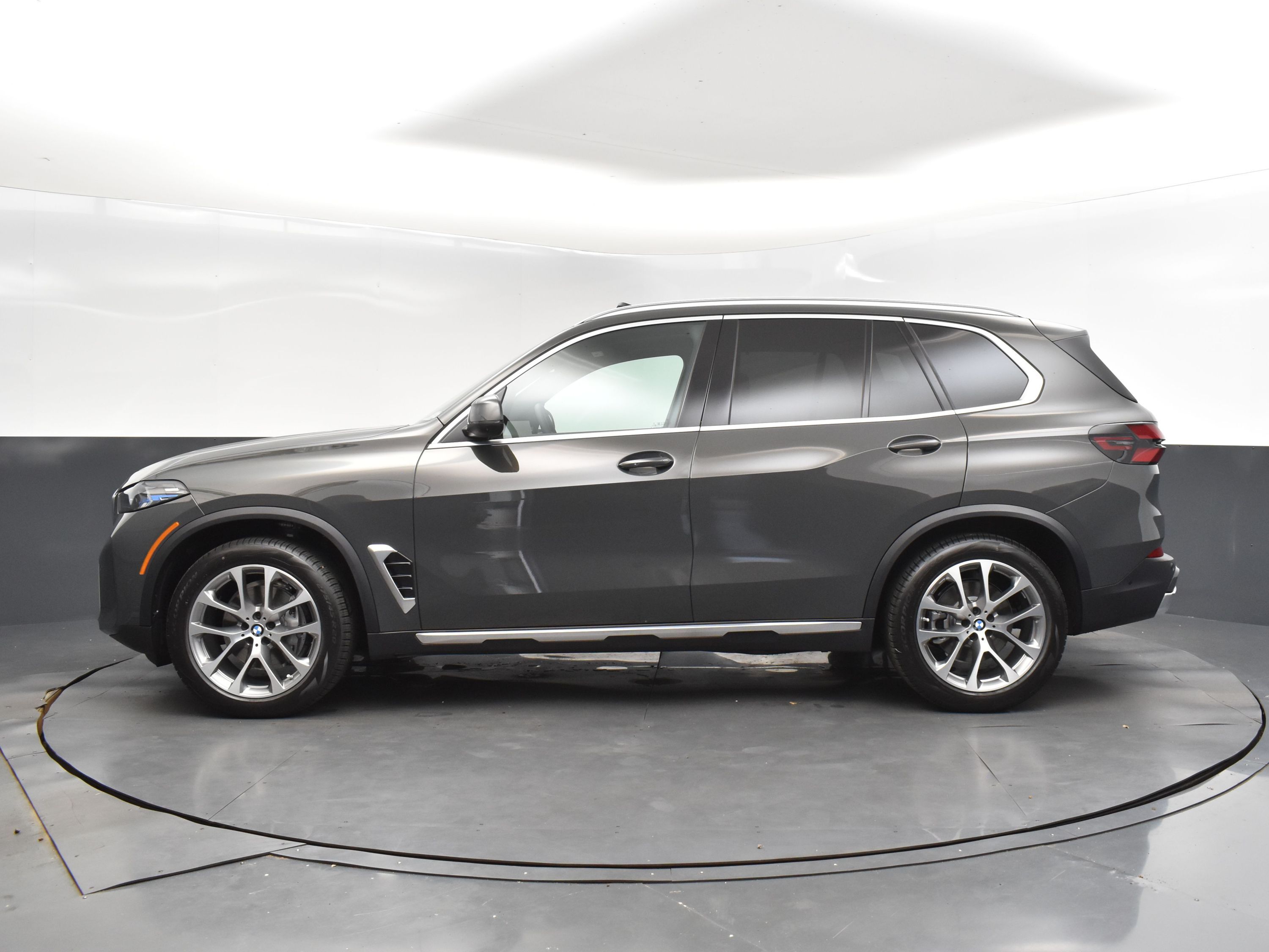 2026 Dravit Gray Metallic BMW X5 sDrive40i RWD SUV