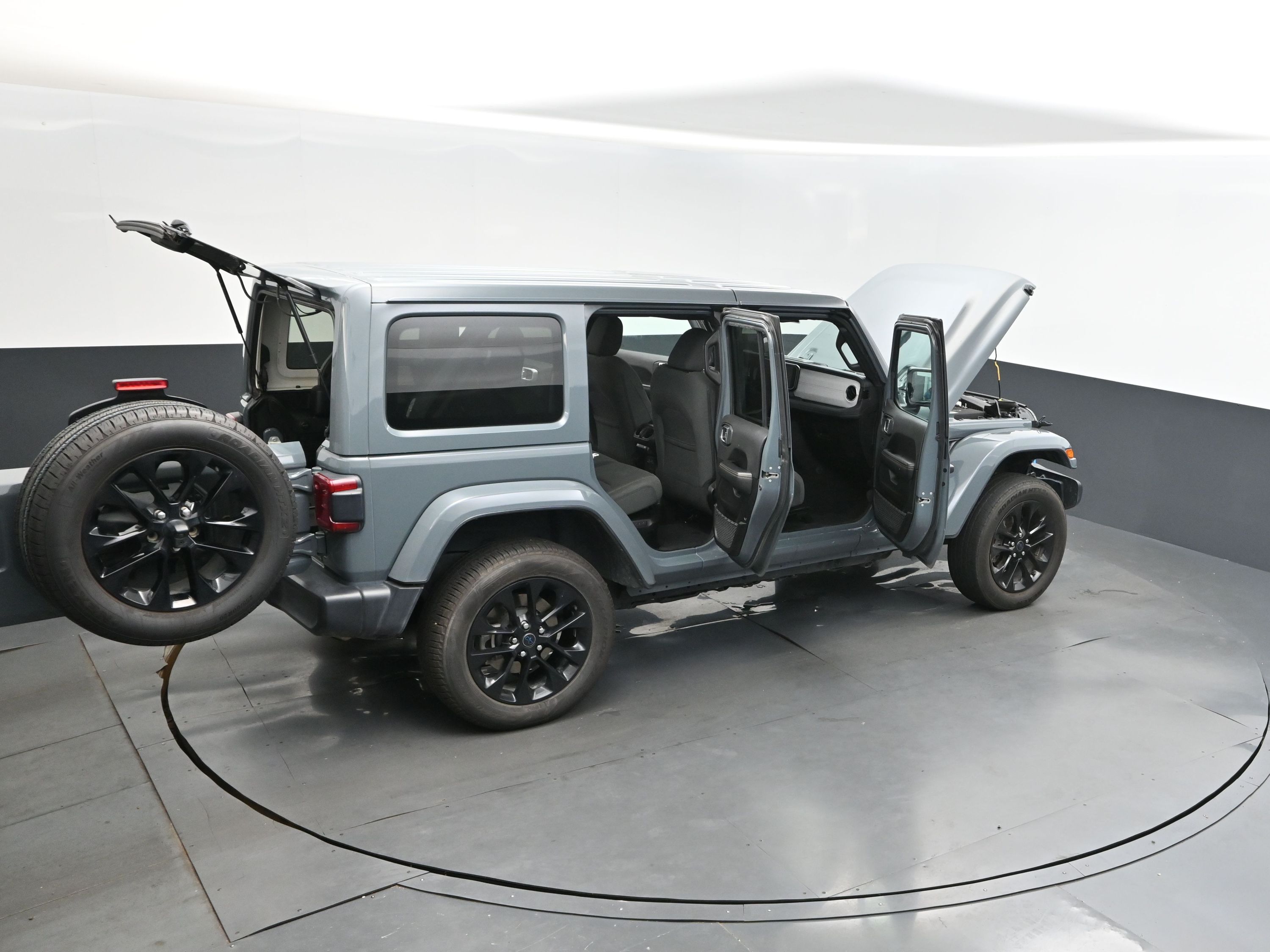 2024 Anvil Clear Coat Jeep Wrangler 4xe Sahara 4xe 4X4 SUV