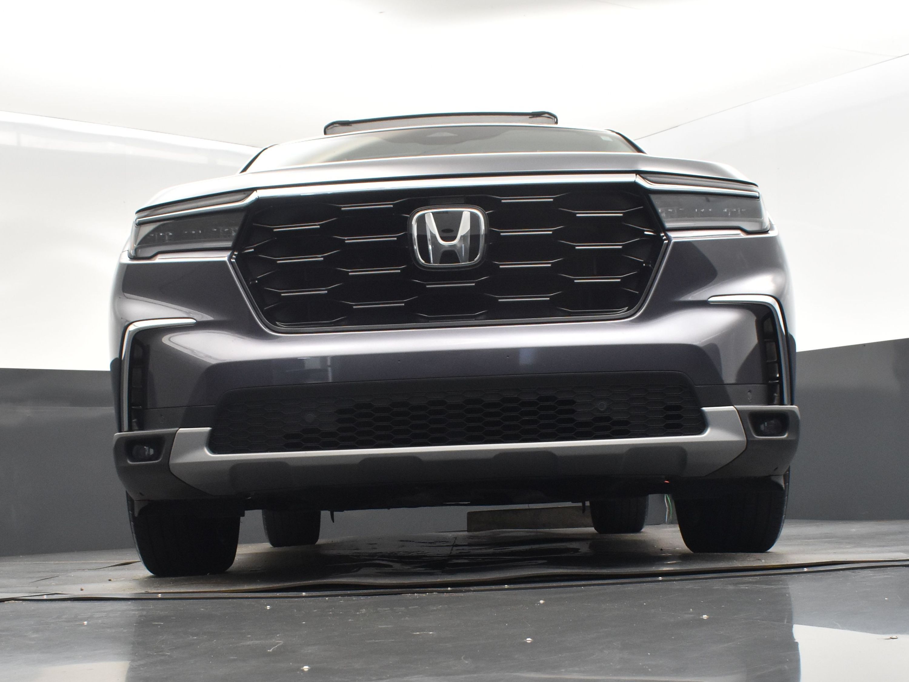 2025 Sonic Gray Pearl Honda Pilot Touring FWD SUV