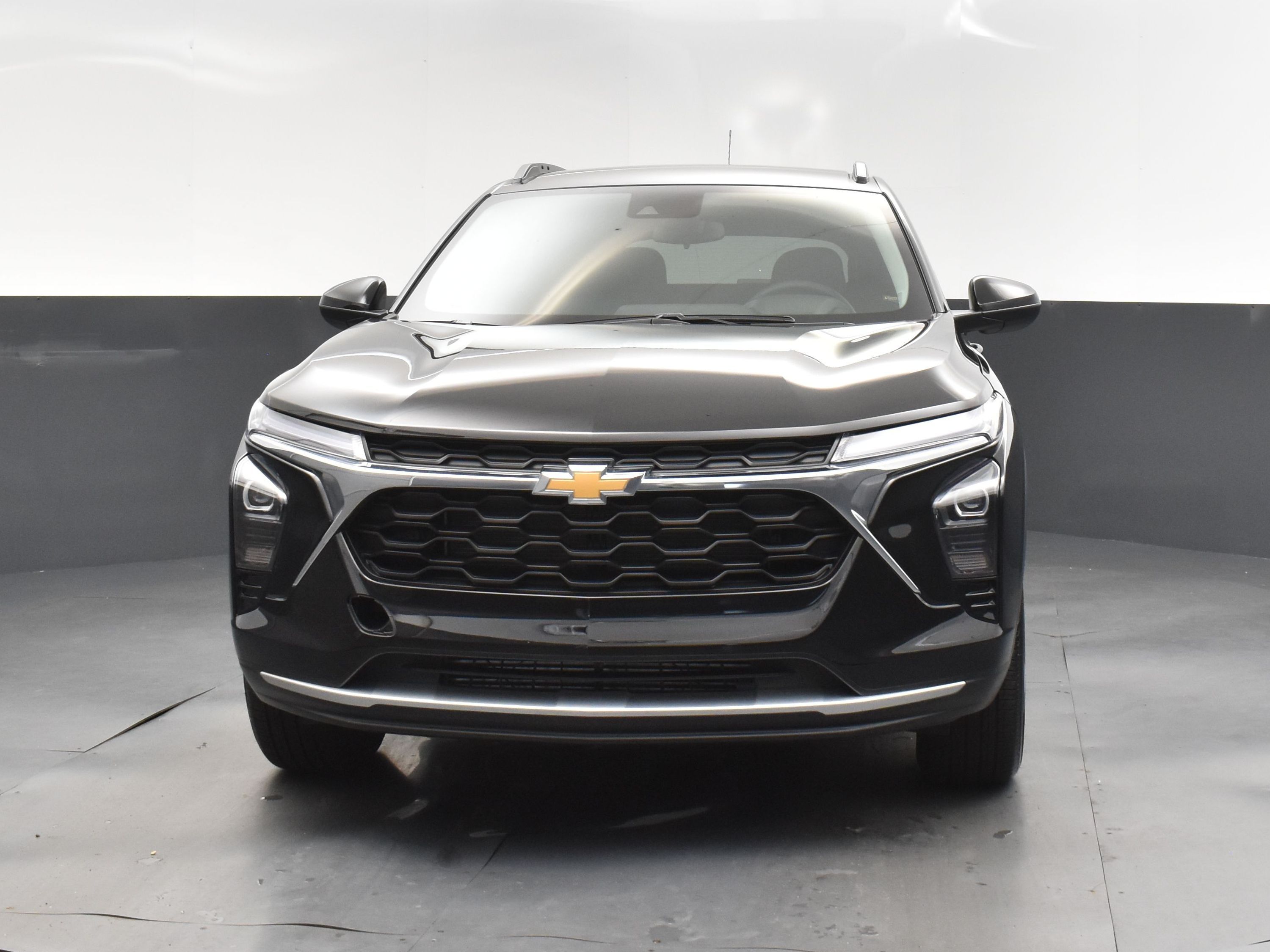 2025 Mosaic Black Metallic Chevrolet Trax LT FWD SUV