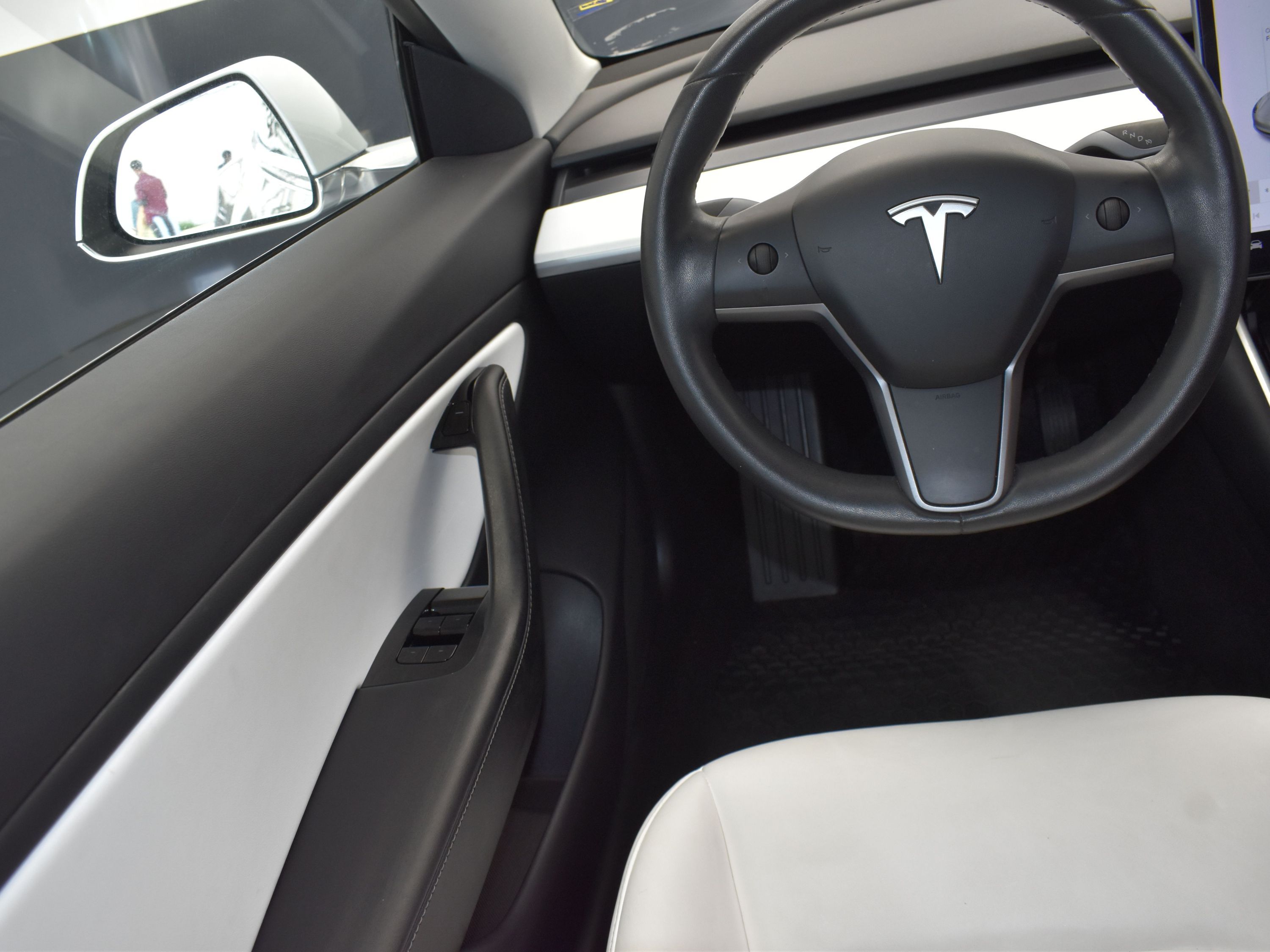 2019 Pearl White Multi-Coat Tesla Model 3 RWD Sedan