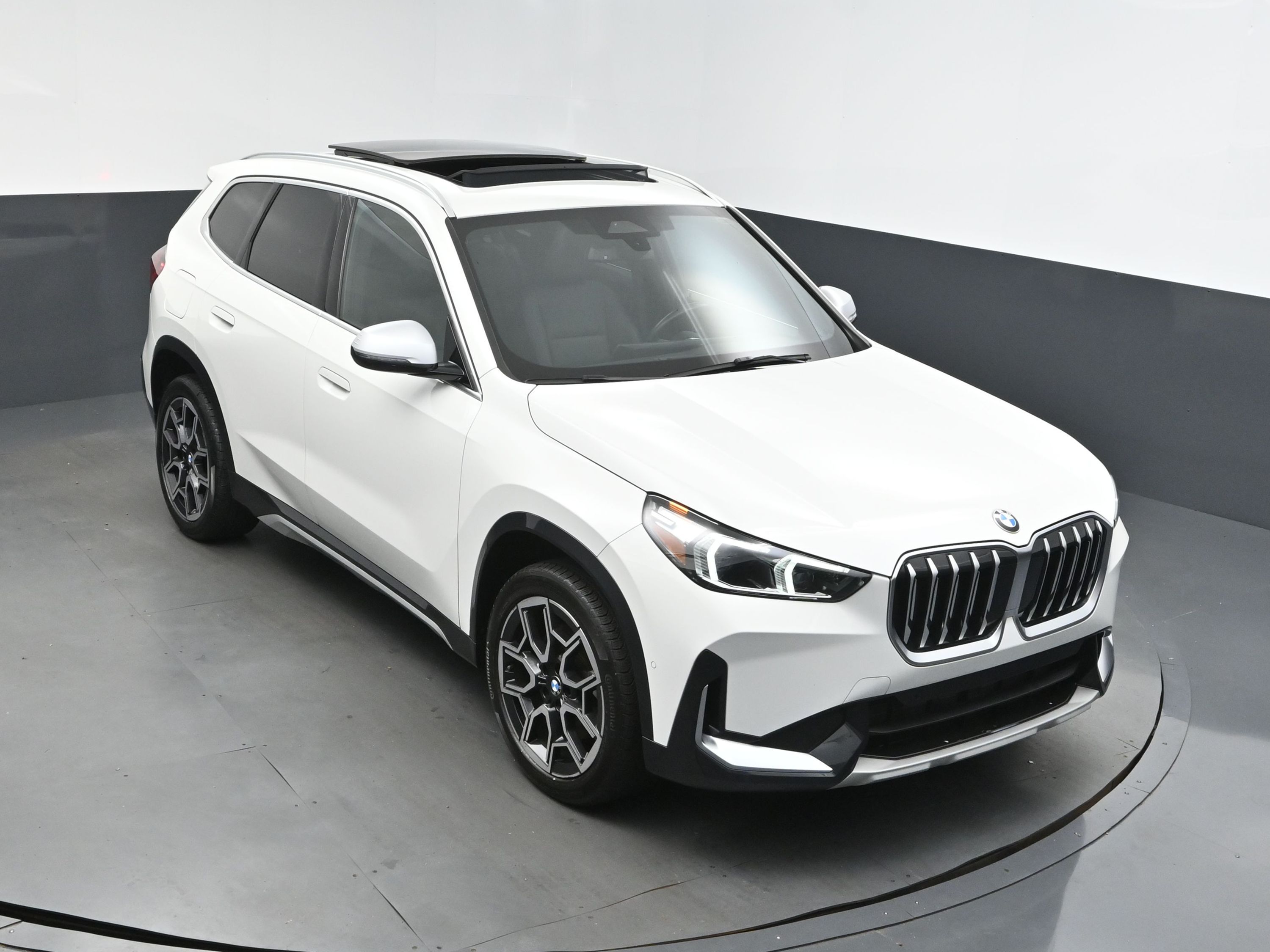 2023 Alpine White BMW X1 xDrive28i SUV