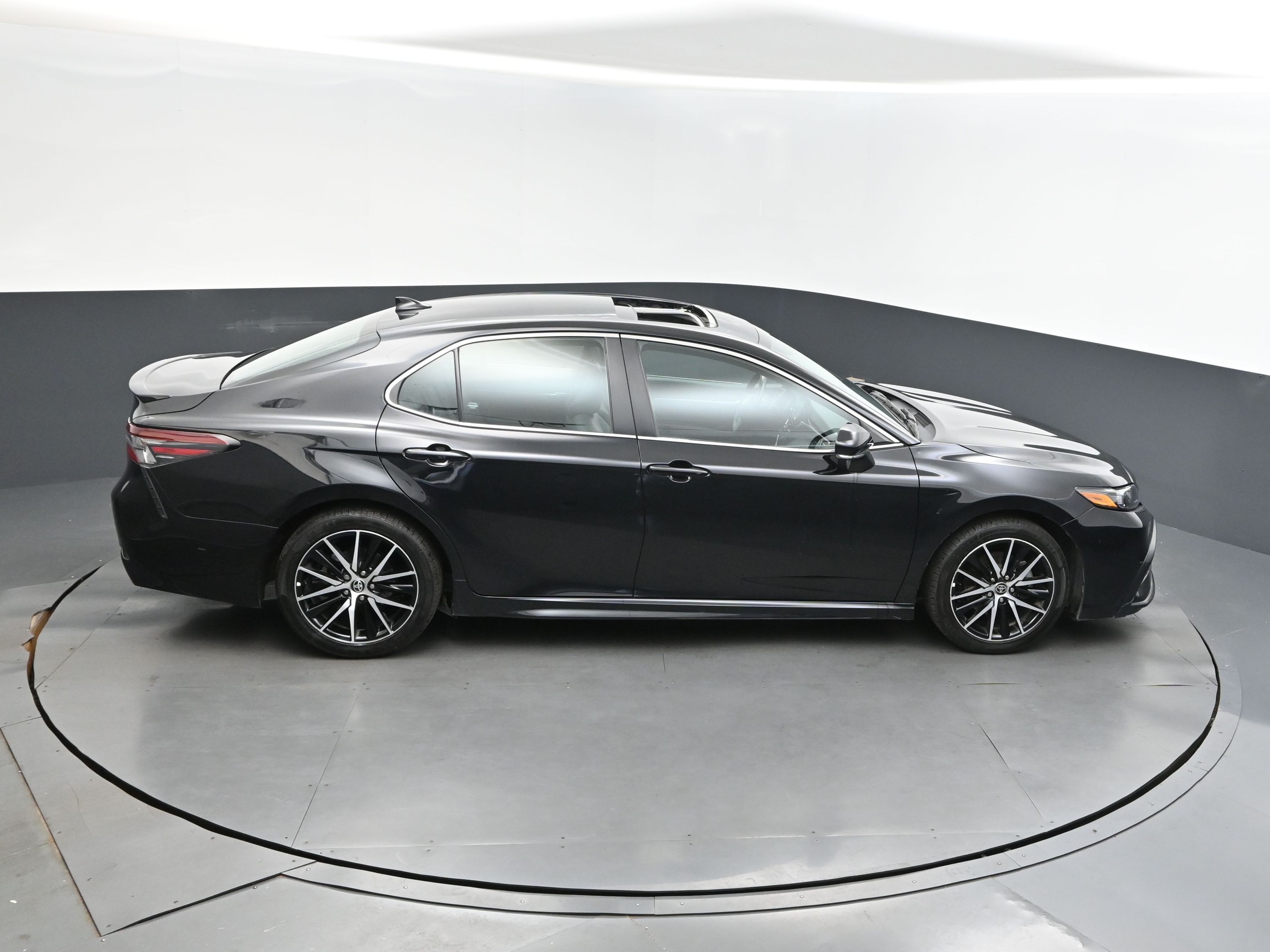 2023 Midnight Black Metallic Toyota Camry SE FWD Sedan
