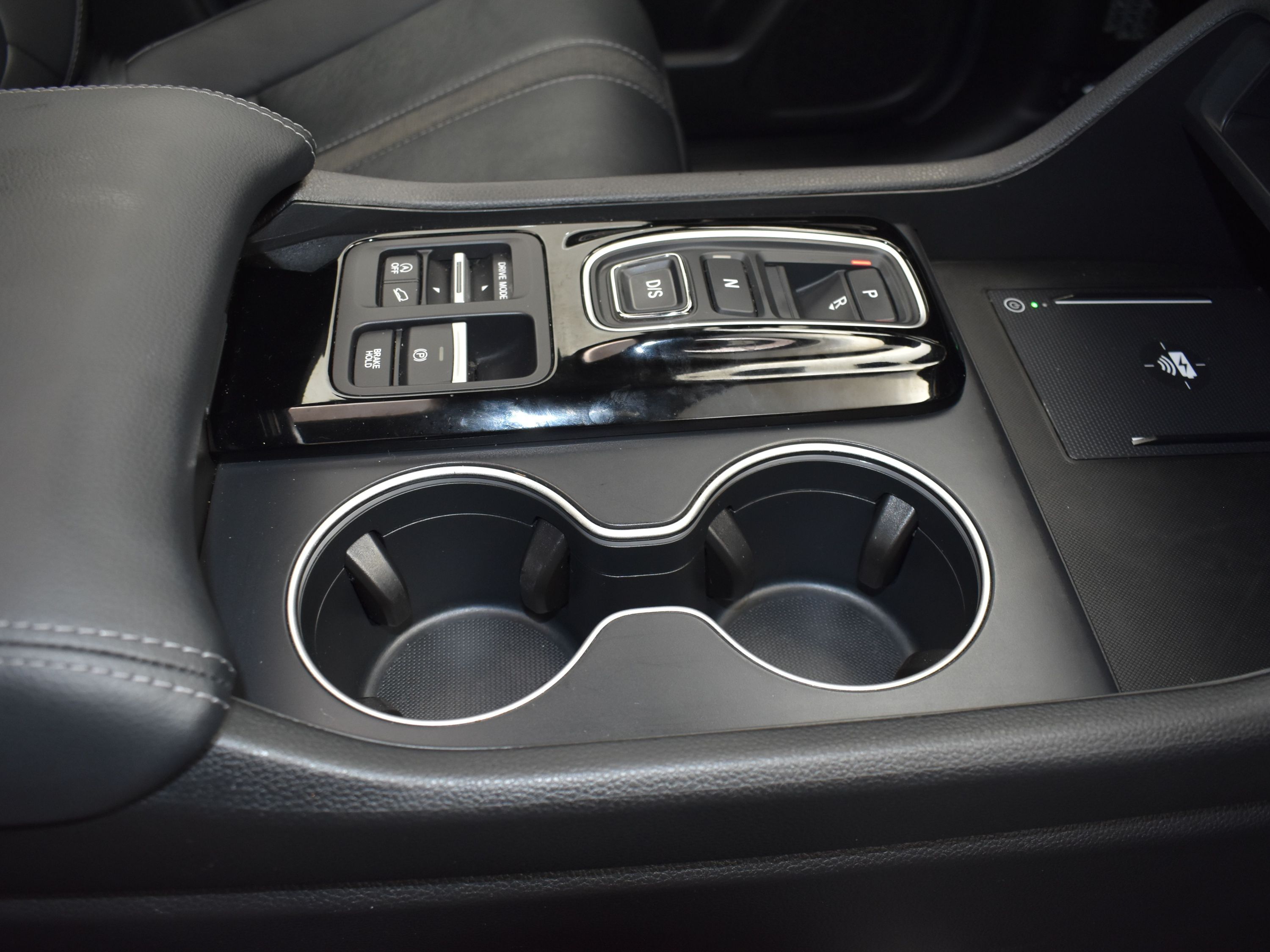 2025 Sonic Gray Pearl Honda Pilot Touring FWD SUV