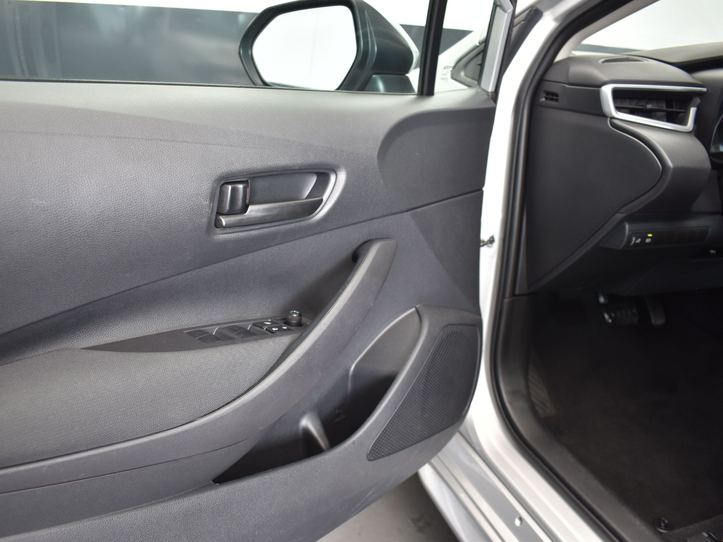 2024 Classic Silver Metallic Toyota Corolla LE FWD Sedan