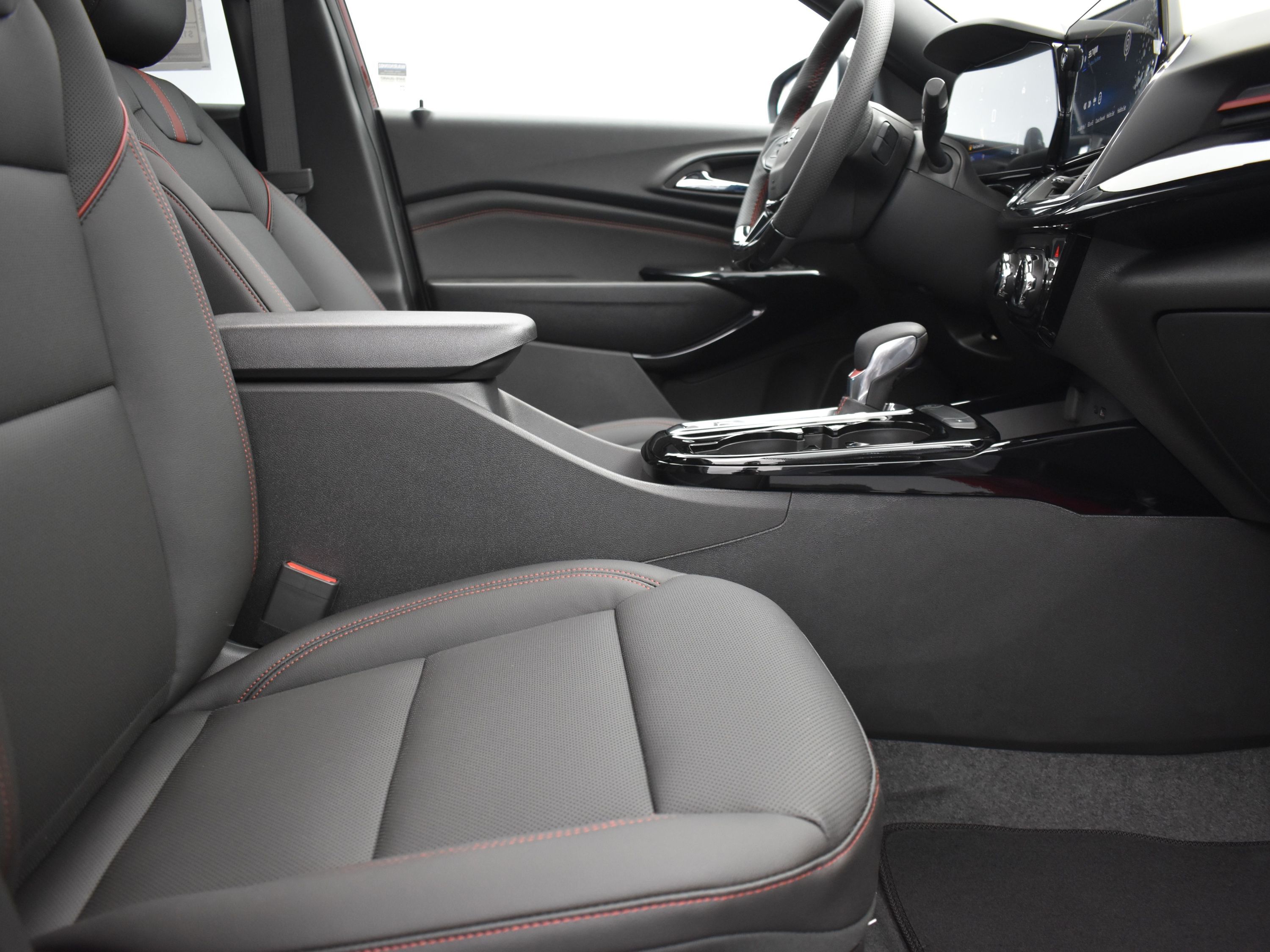2025 Crimson Metallic Chevrolet Trax 2RS FWD SUV