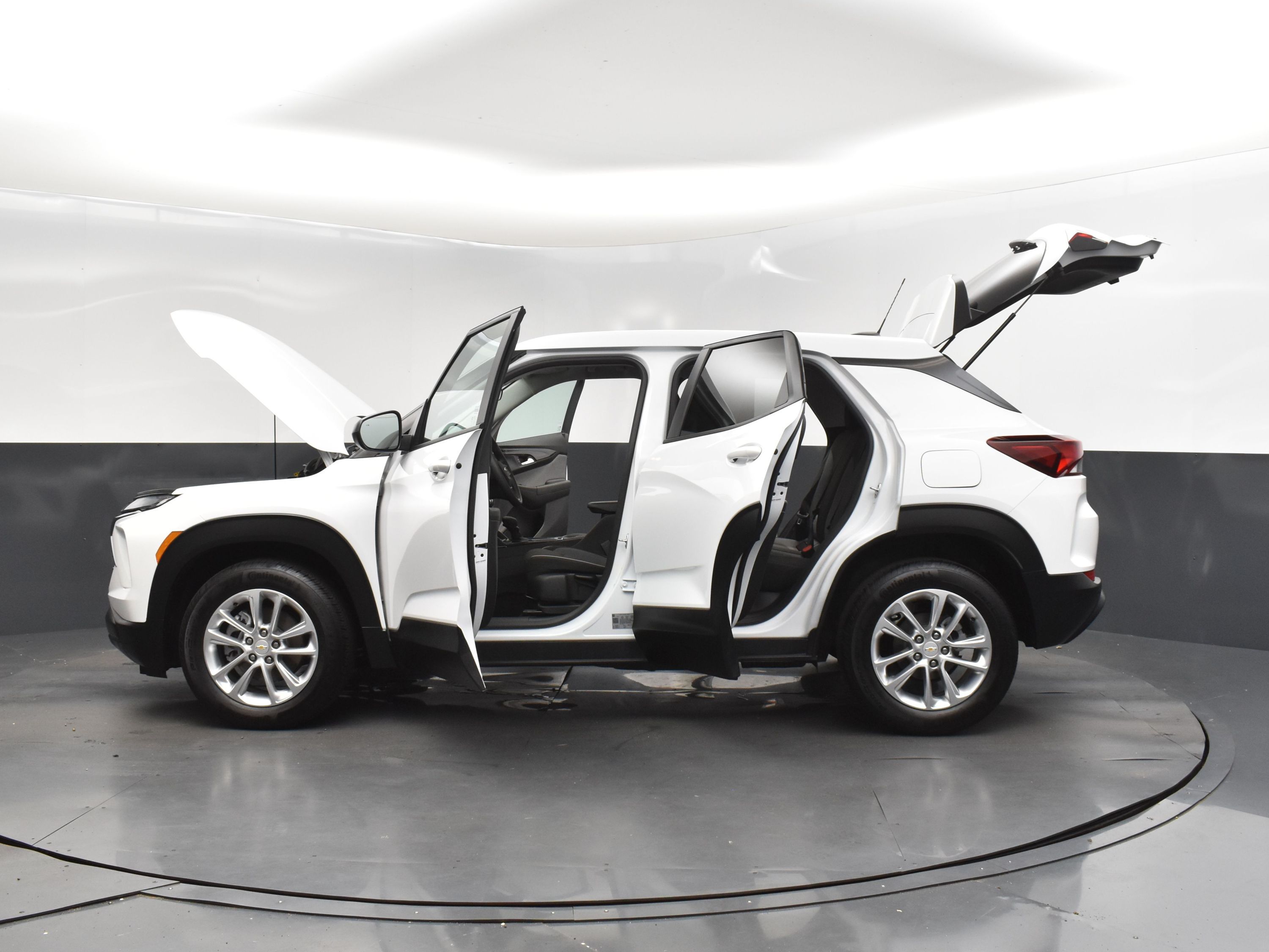 2025 Summit White Chevrolet Trailblazer LS FWD SUV