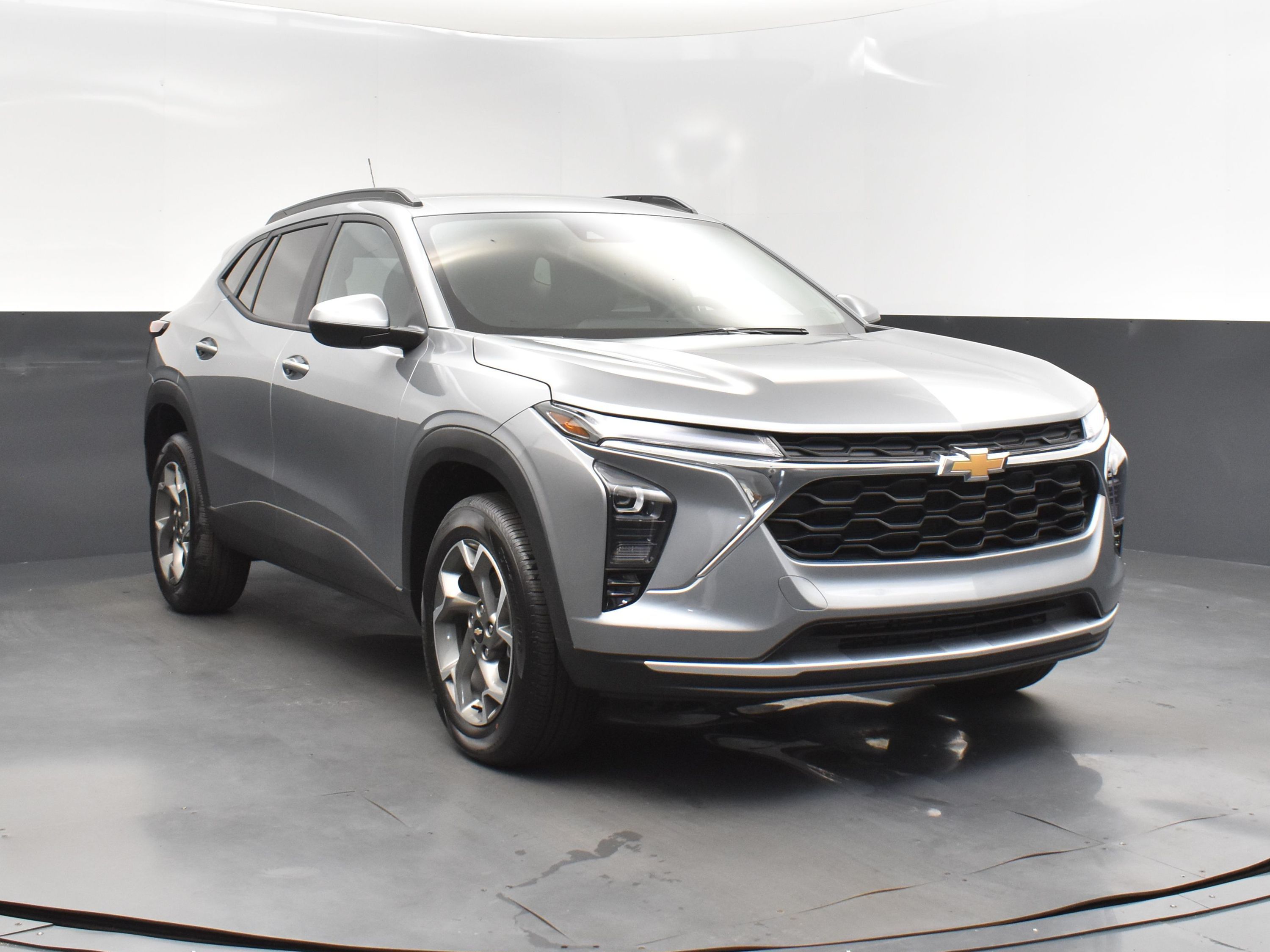 2025 Sterling Gray Metallic Chevrolet Trax LT FWD SUV