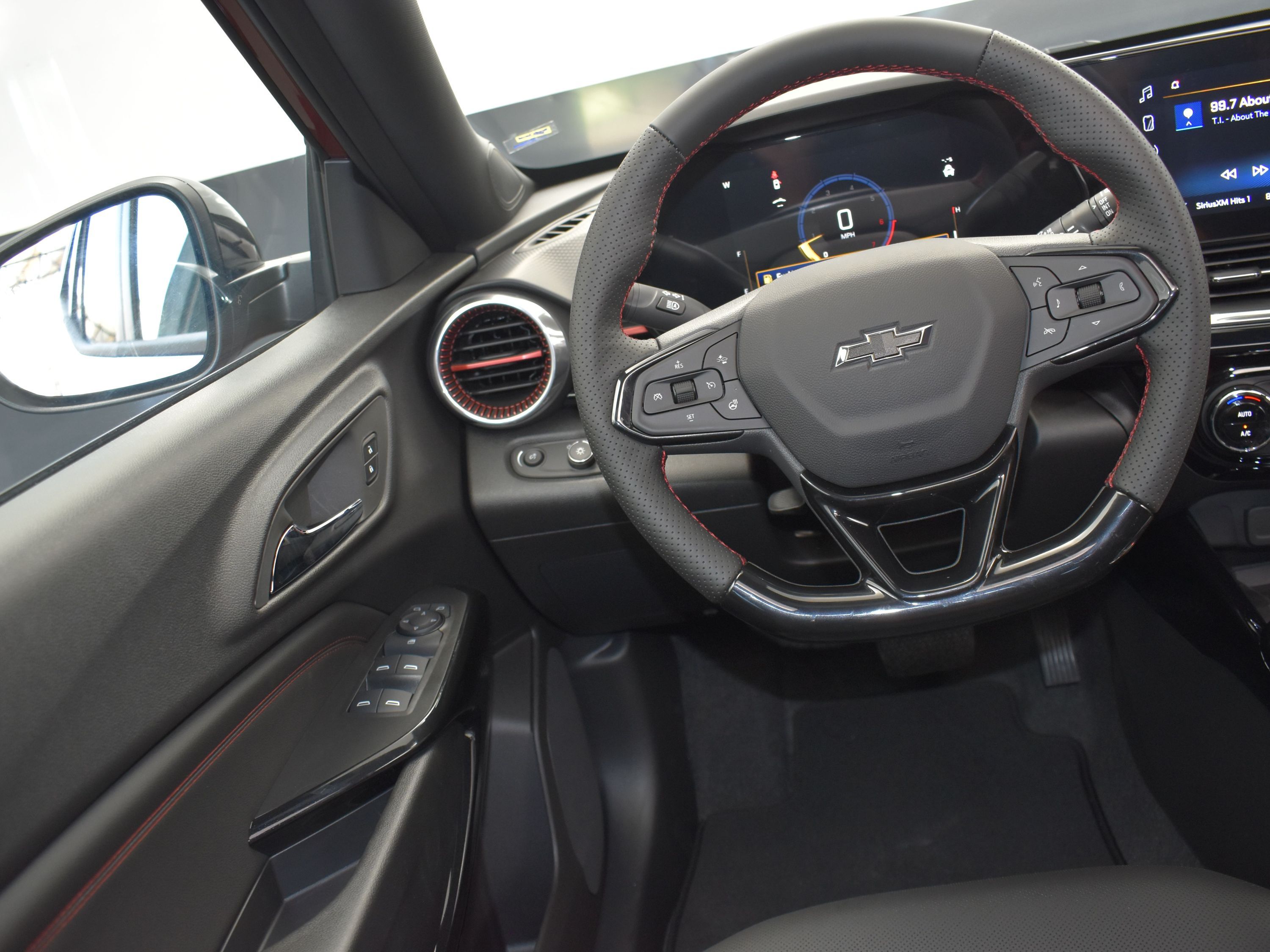 2025 Crimson Metallic Chevrolet Trax 2RS FWD SUV
