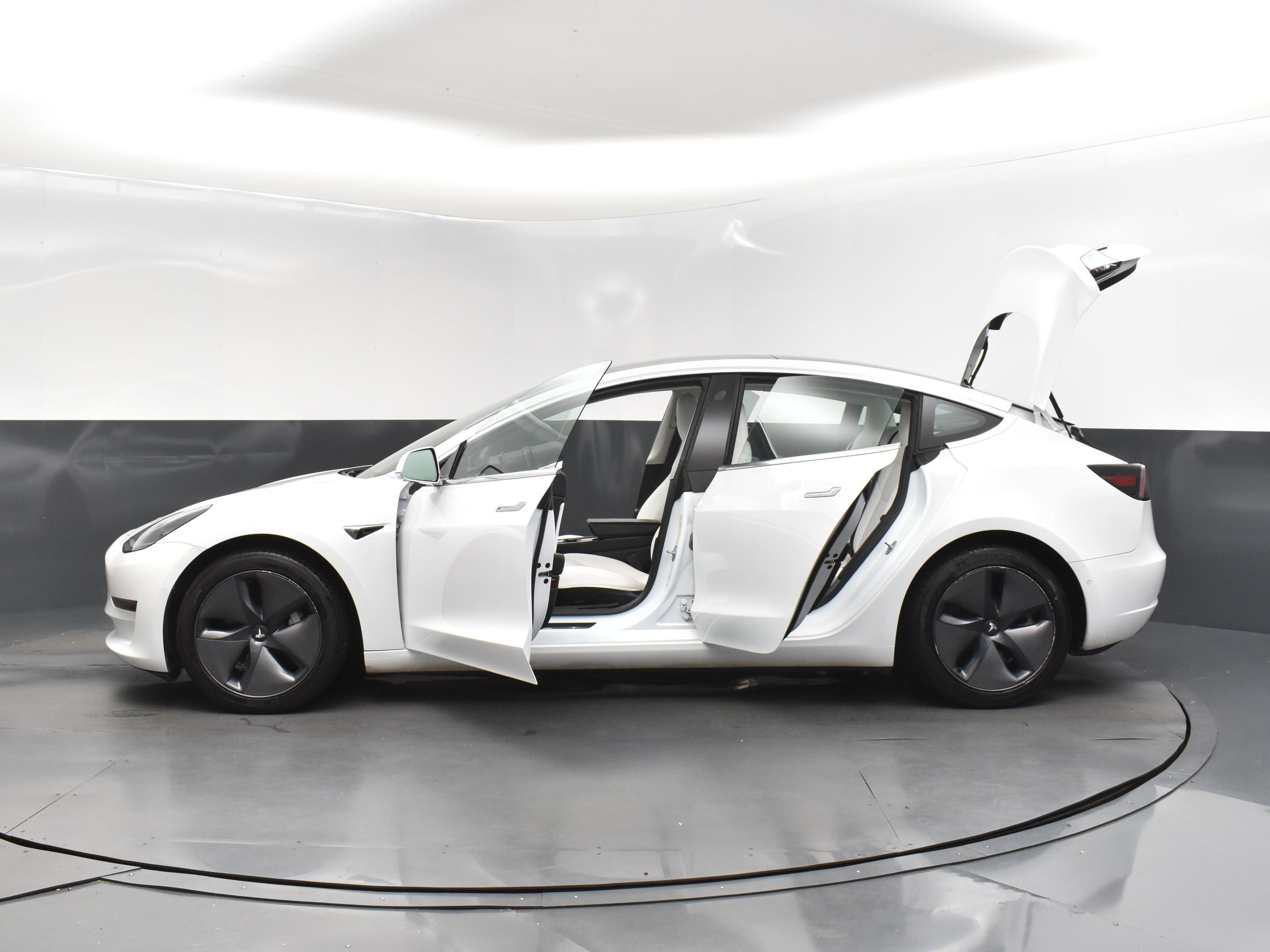 2019 Pearl White Multi-Coat Tesla Model 3 RWD Sedan