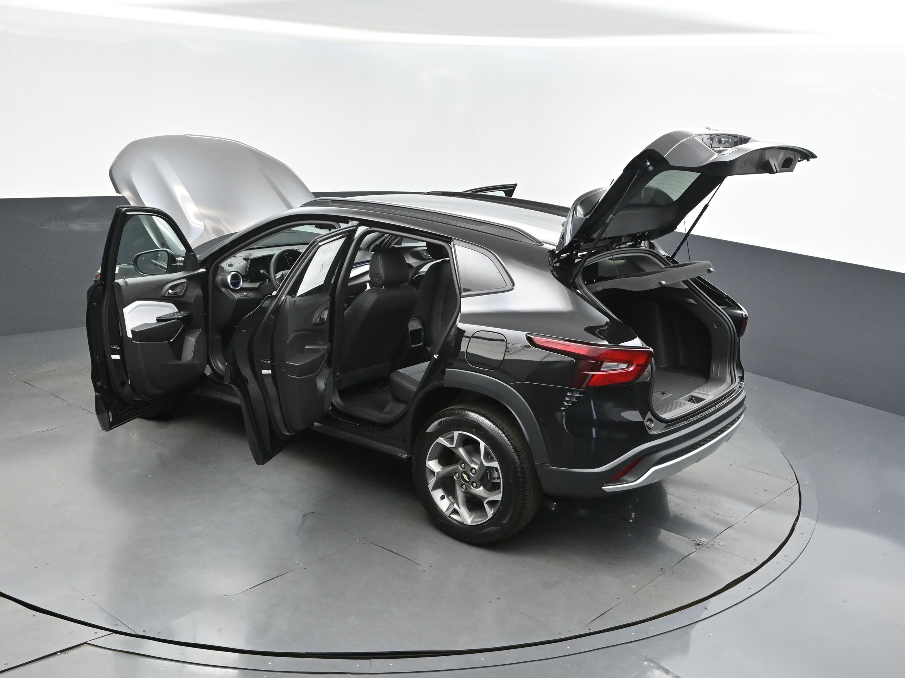 2025 Mosaic Black Metallic Chevrolet Trax LT FWD SUV
