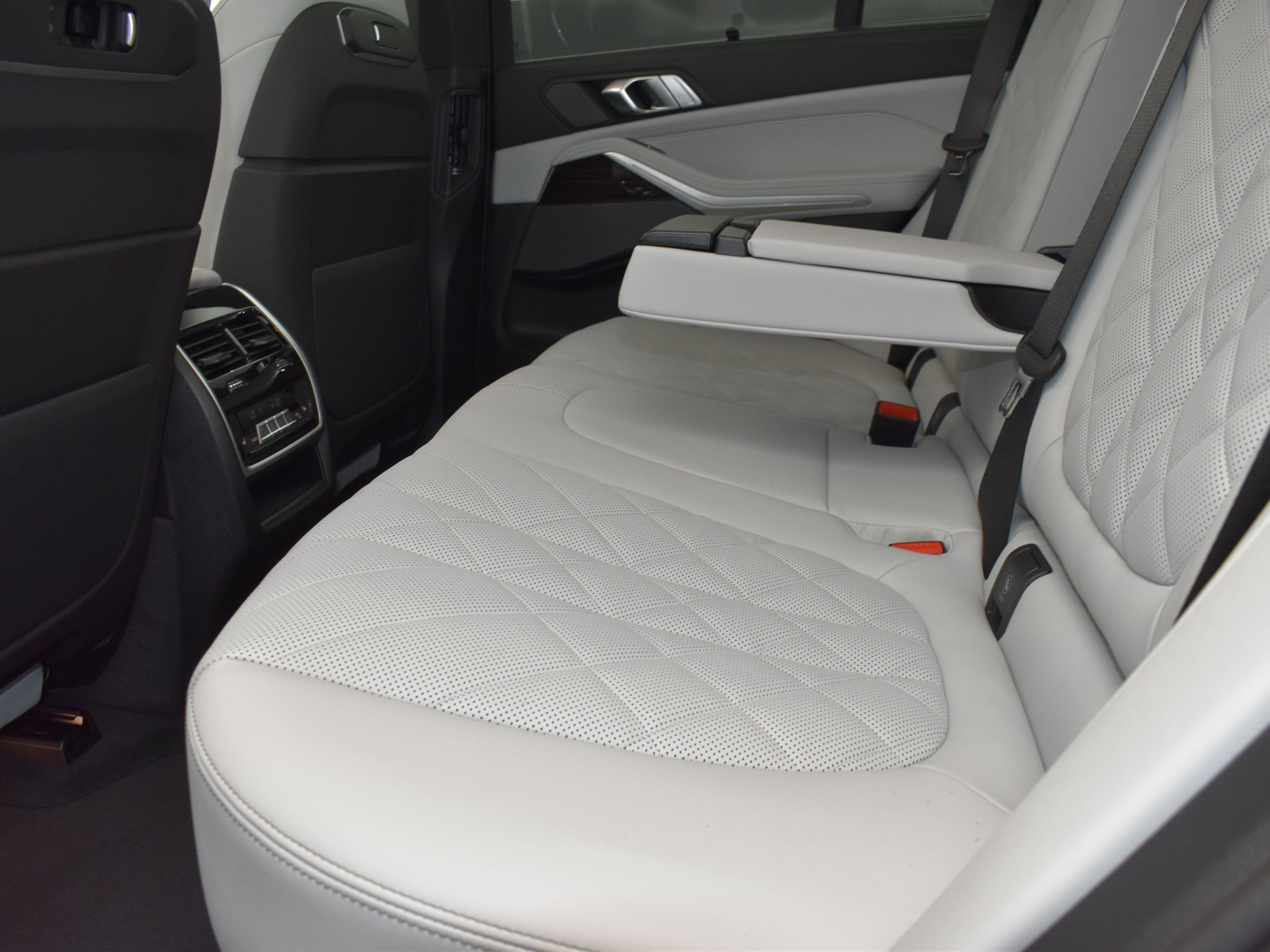 2026 Dravit Gray Metallic BMW X5 sDrive40i RWD SUV