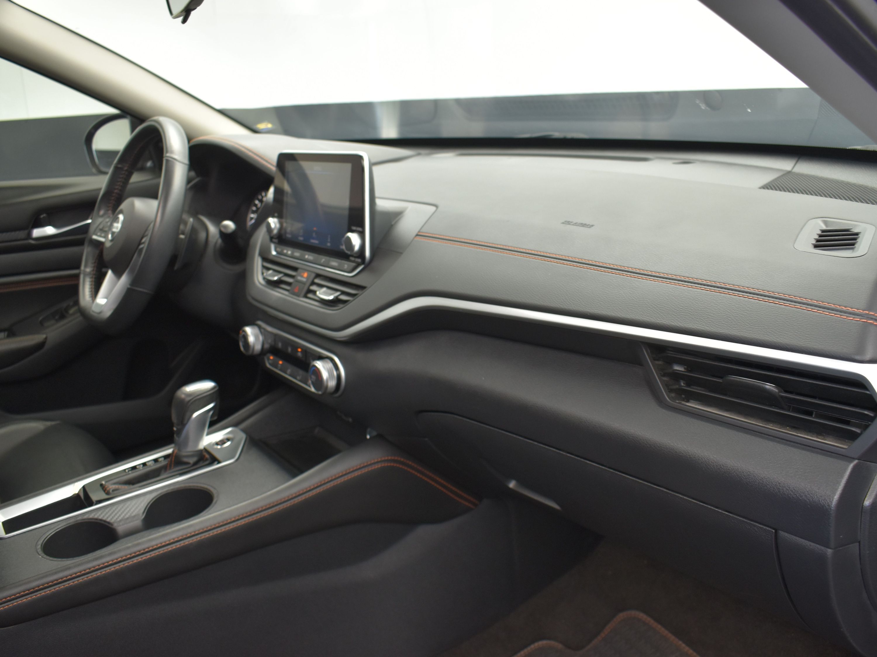 2022 Super Black Nissan Altima 2.0 SR FWD Sedan