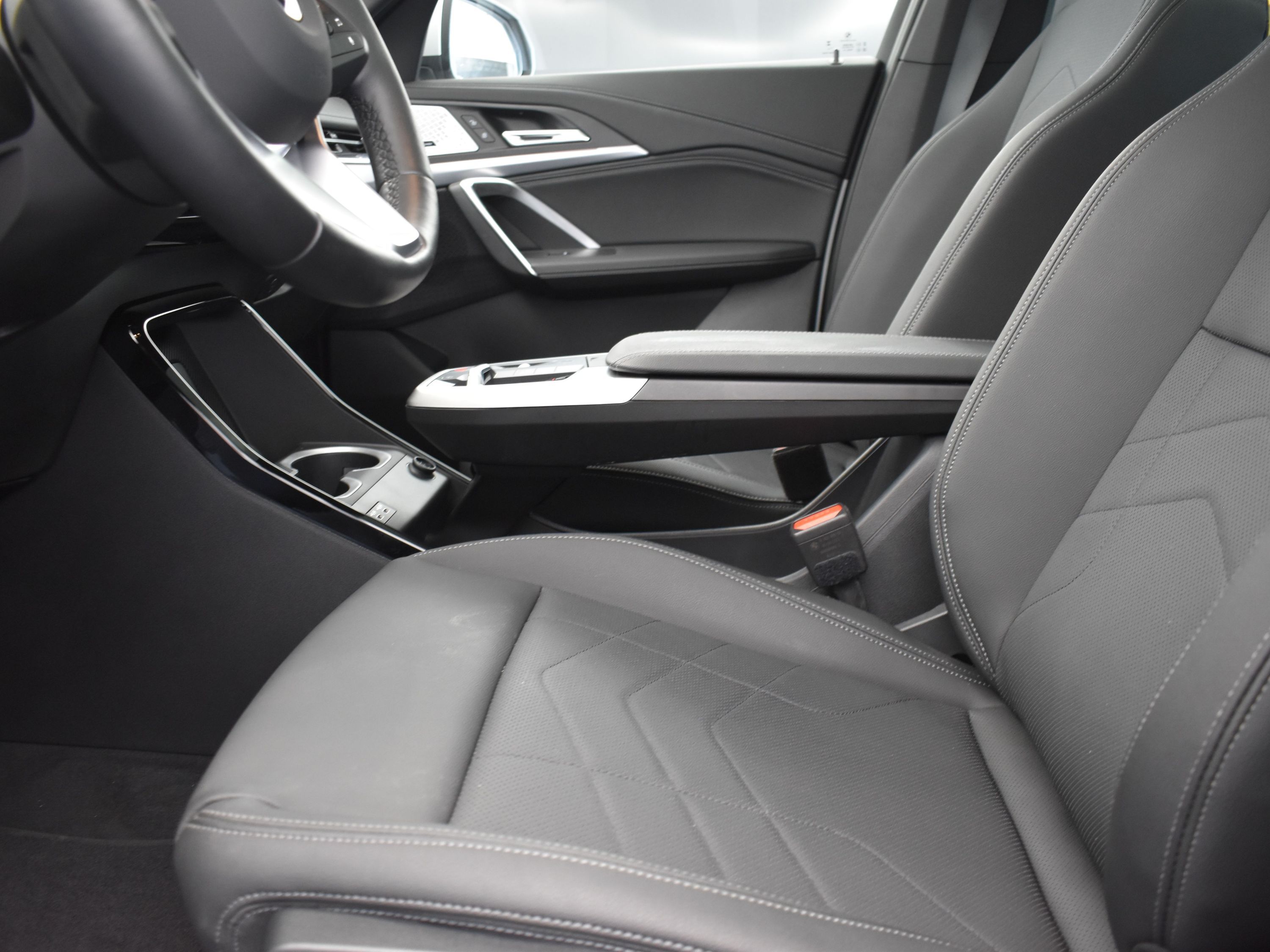 2023 Mineral White Metallic BMW X1 xDrive28i AWD SUV