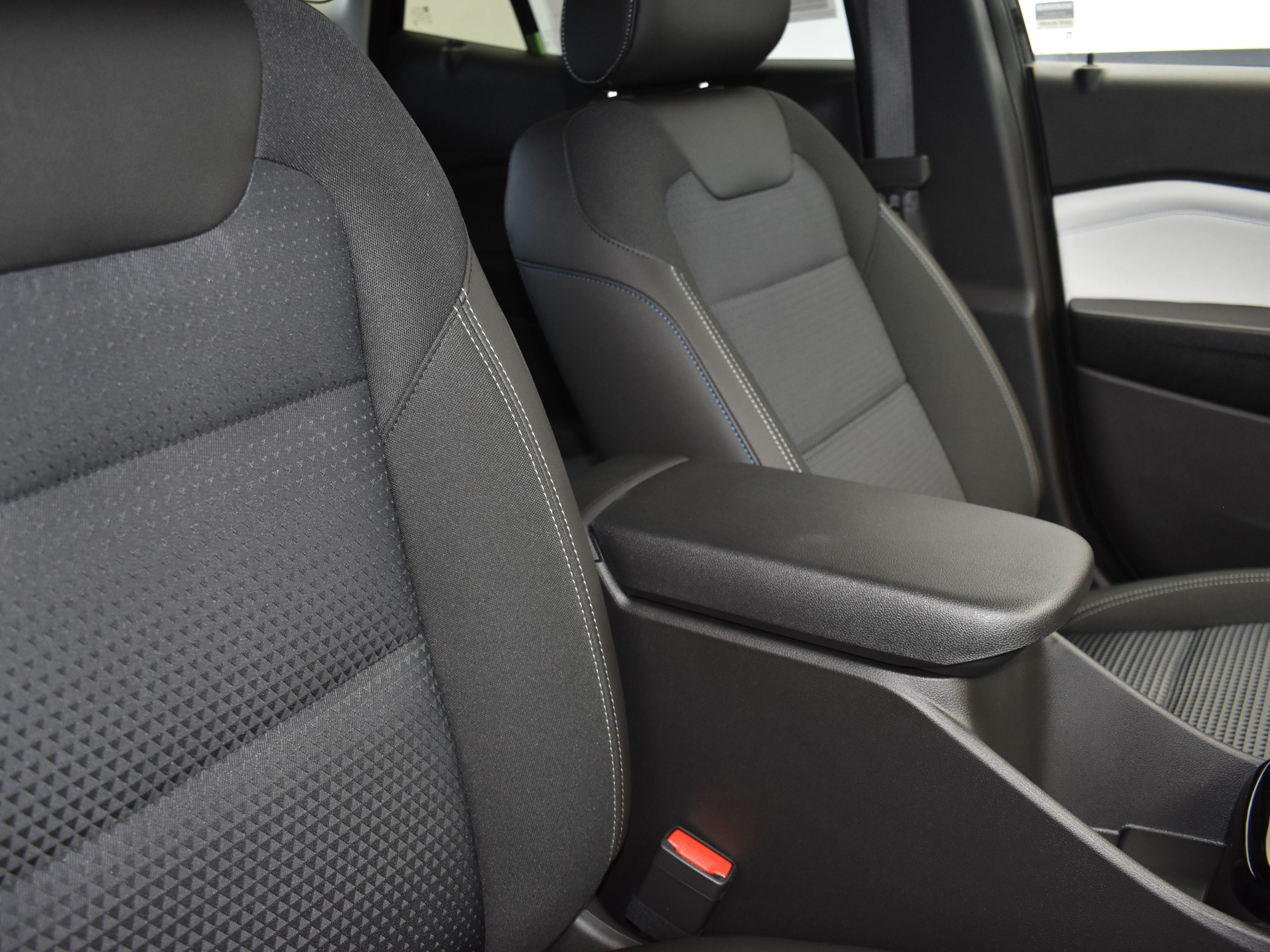 2025 Mosaic Black Metallic Chevrolet Trax LT FWD SUV