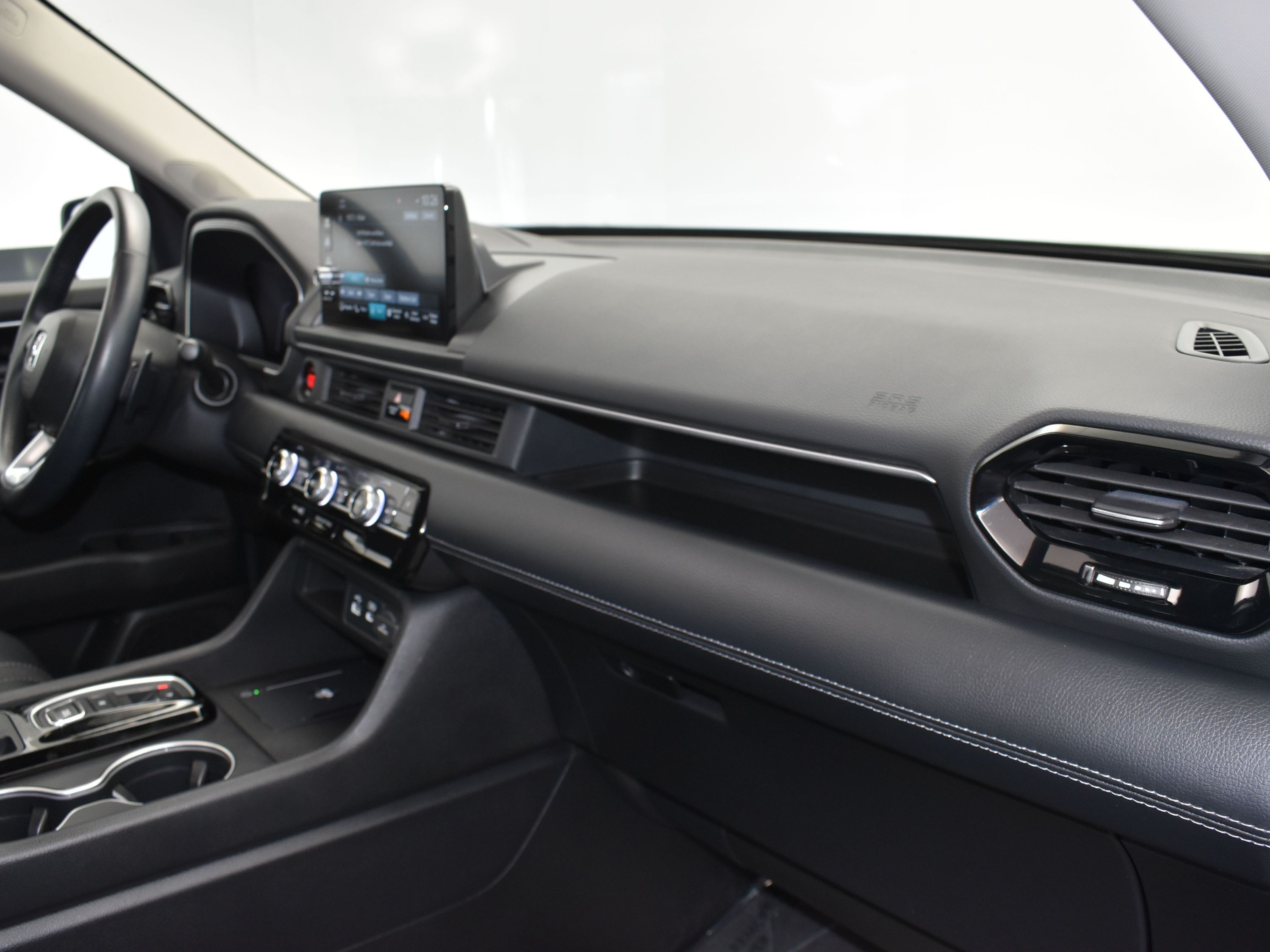 2025 Sonic Gray Pearl Honda Pilot Touring FWD SUV