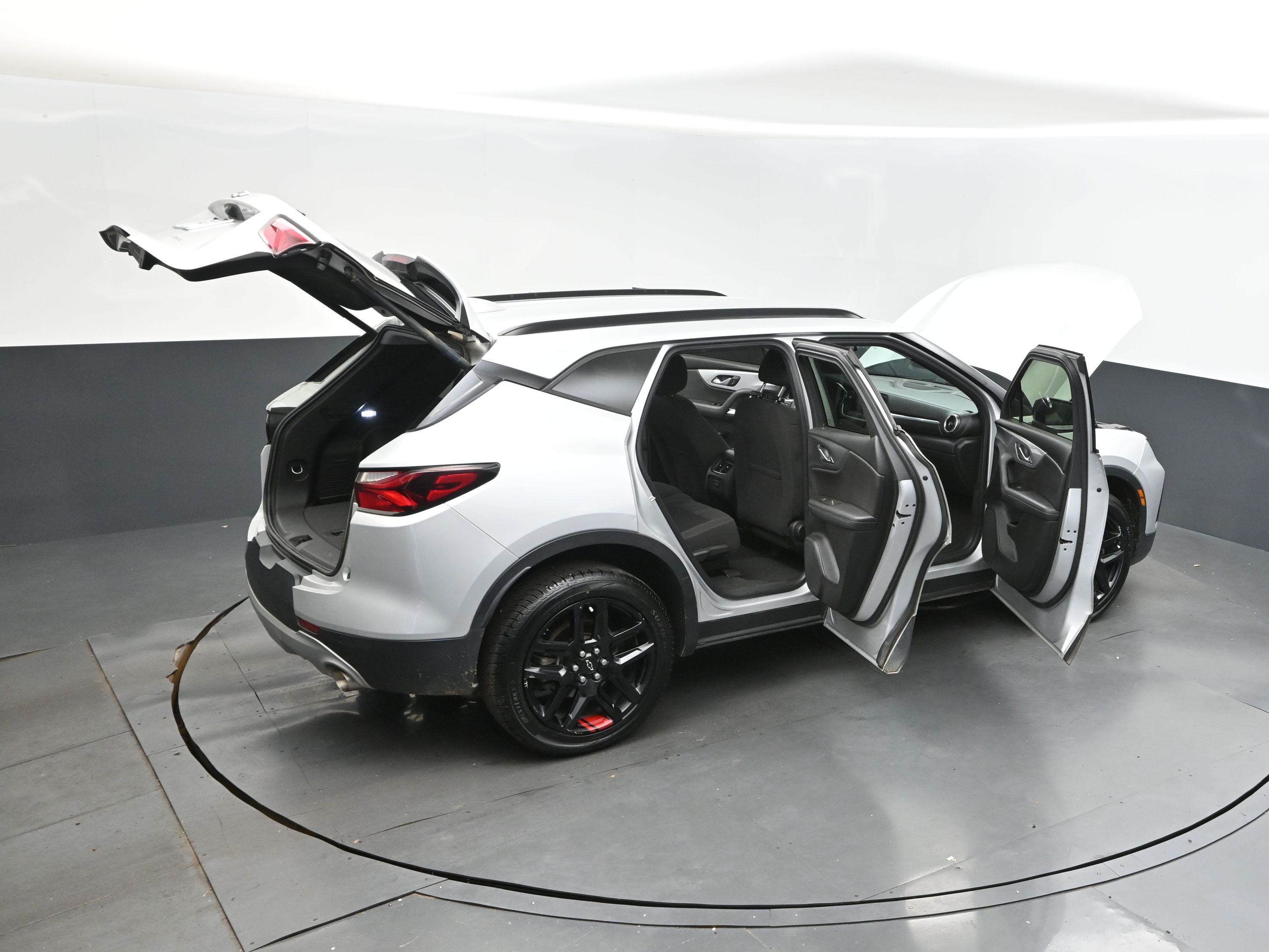2020 Silver Ice Metallic Chevrolet Blazer LT FWD SUV