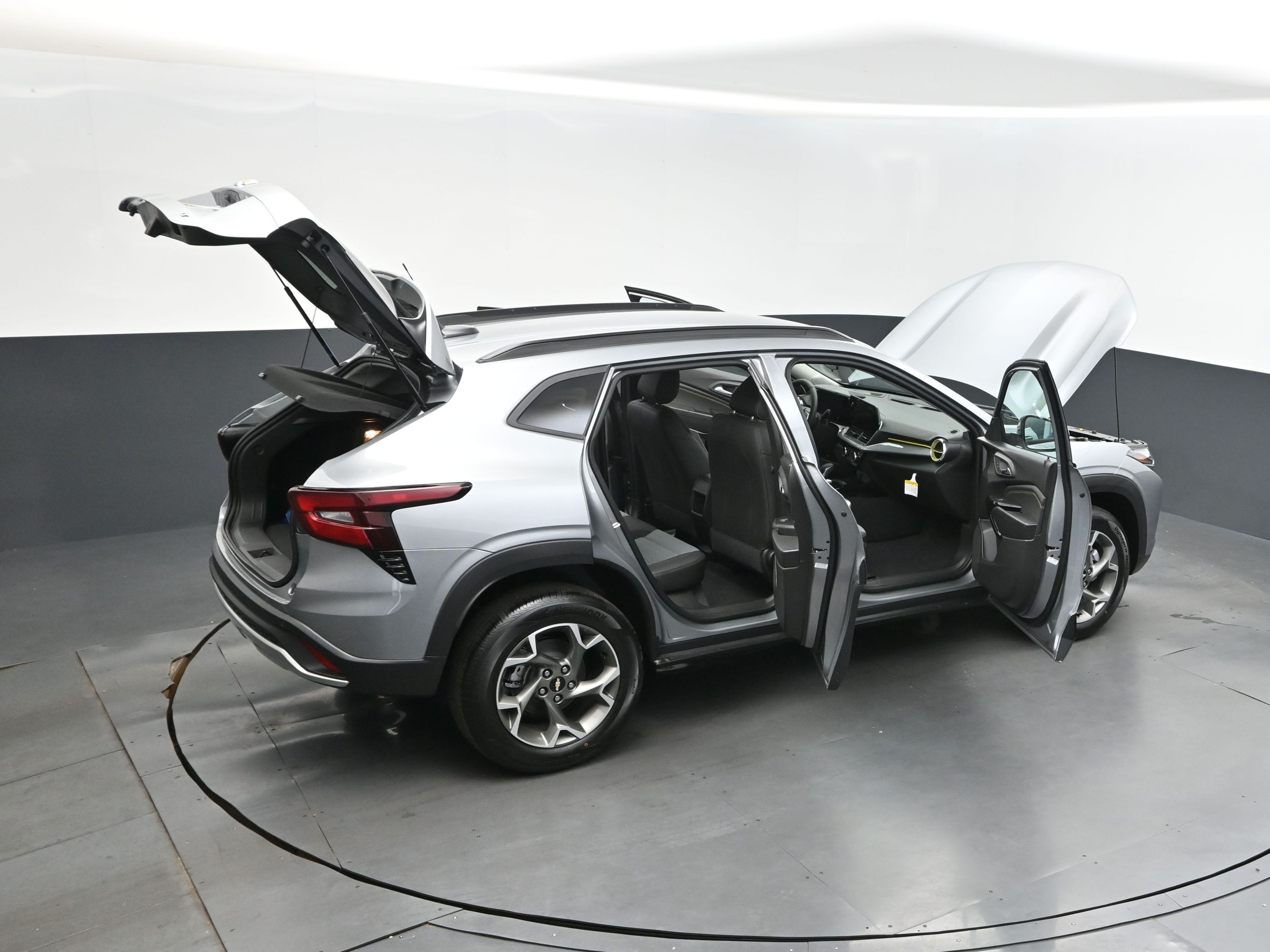 2025 Sterling Gray Metallic Chevrolet Trax LT FWD SUV