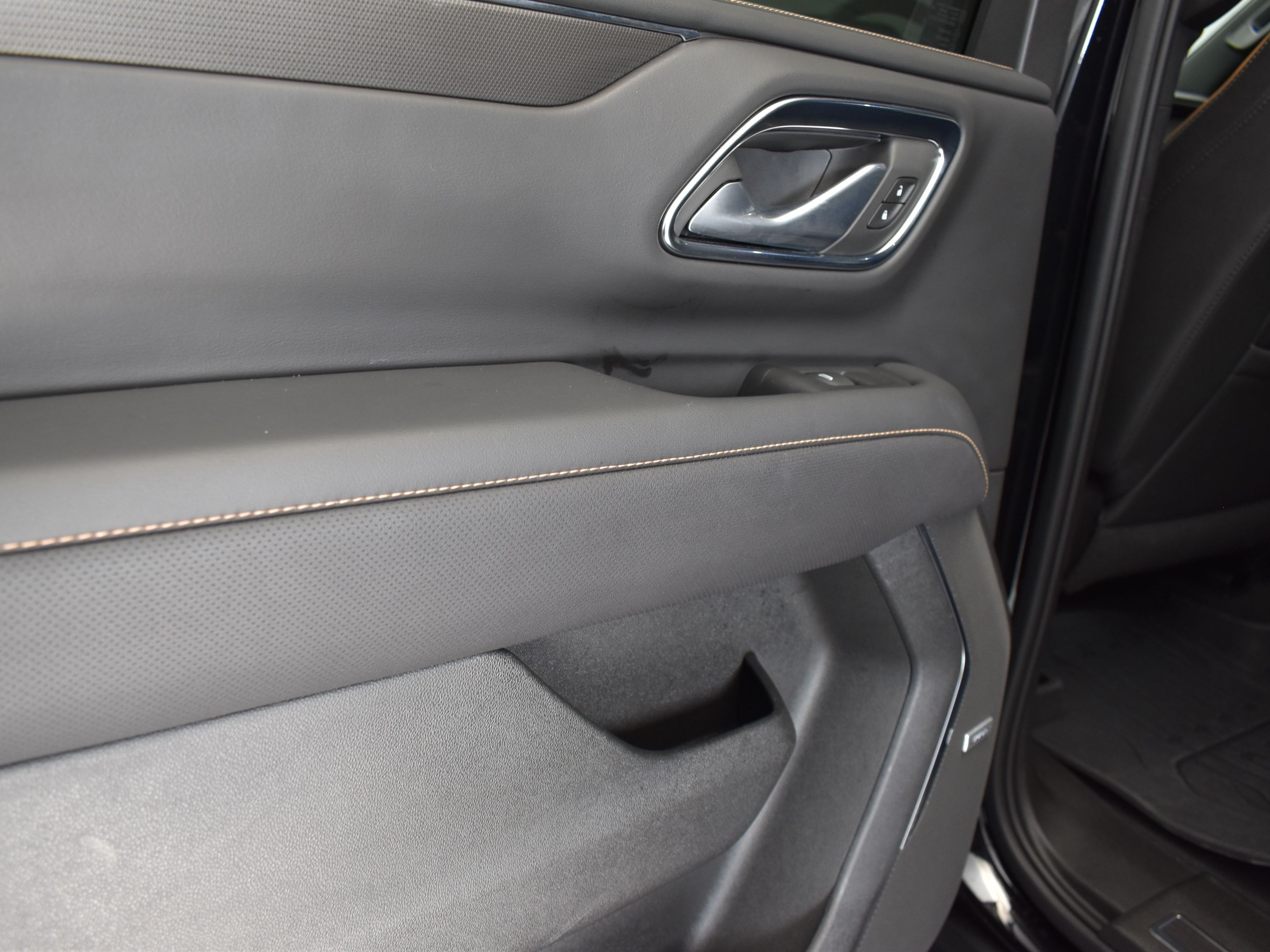 2023 Onyx Black GMC Yukon AT4 4X4 SUV