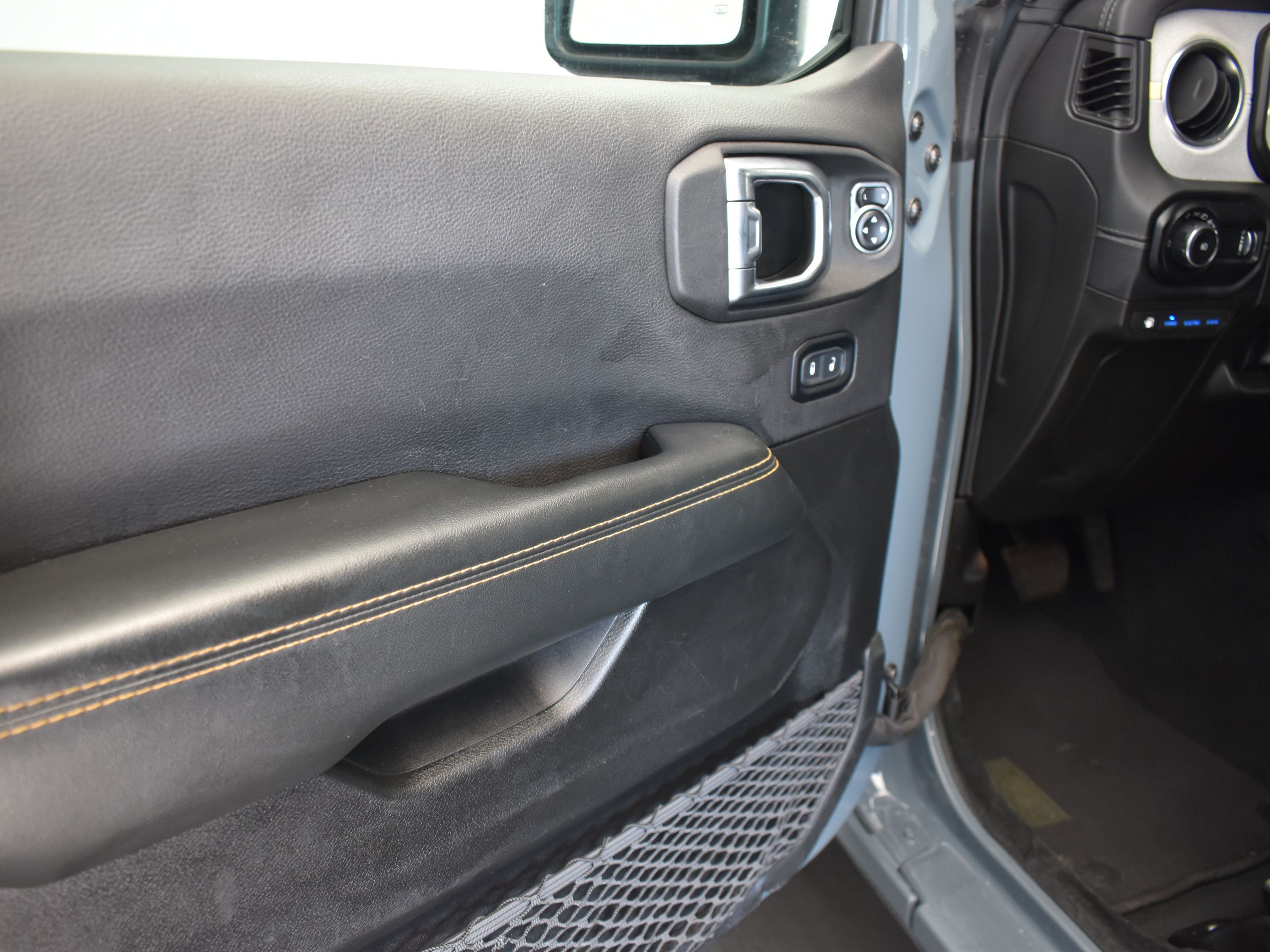 2024 Anvil Clear Coat Jeep Wrangler 4xe Sahara 4xe 4X4 SUV