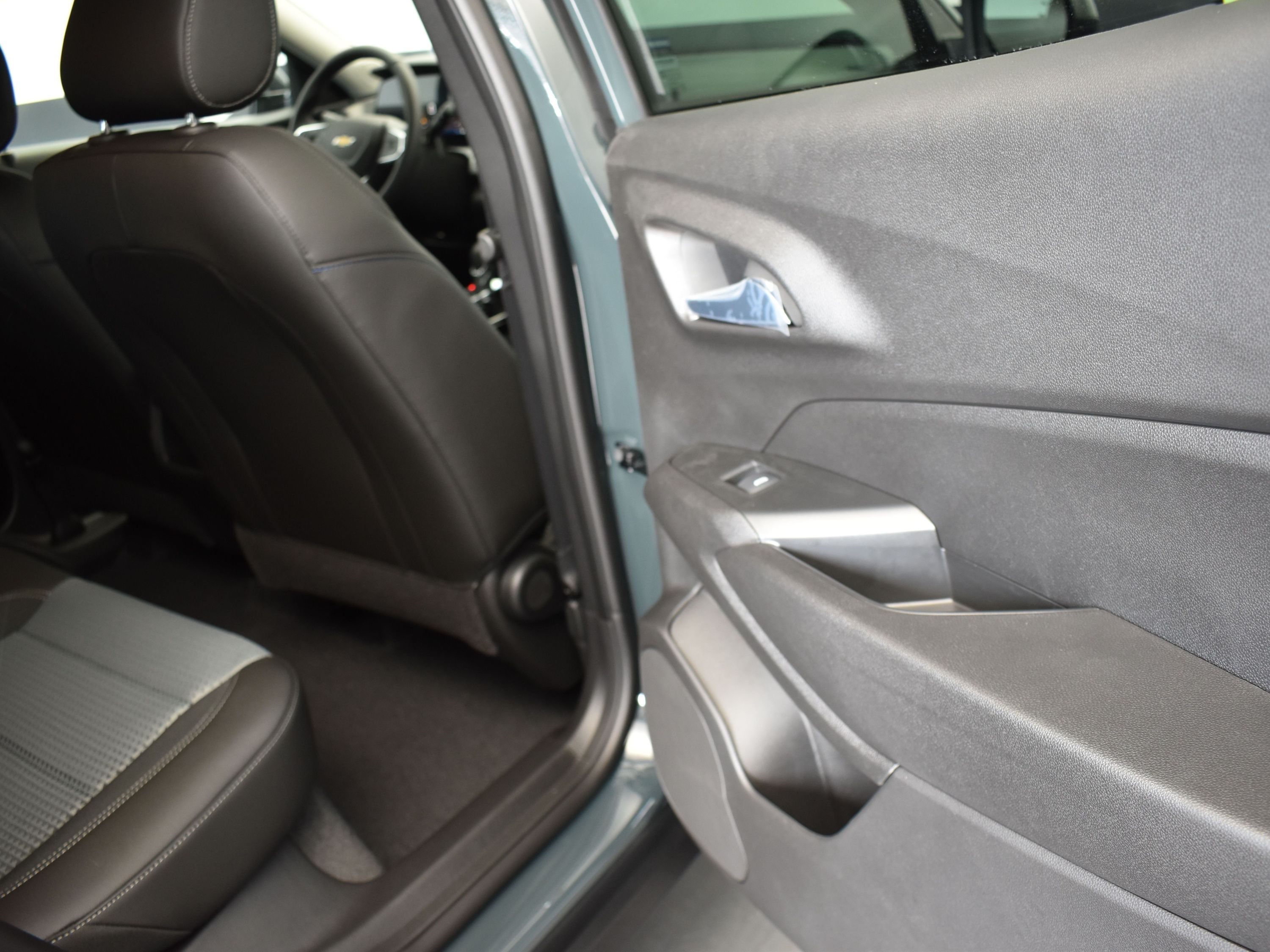 2025 Cypress Gray Chevrolet Trax LT FWD SUV