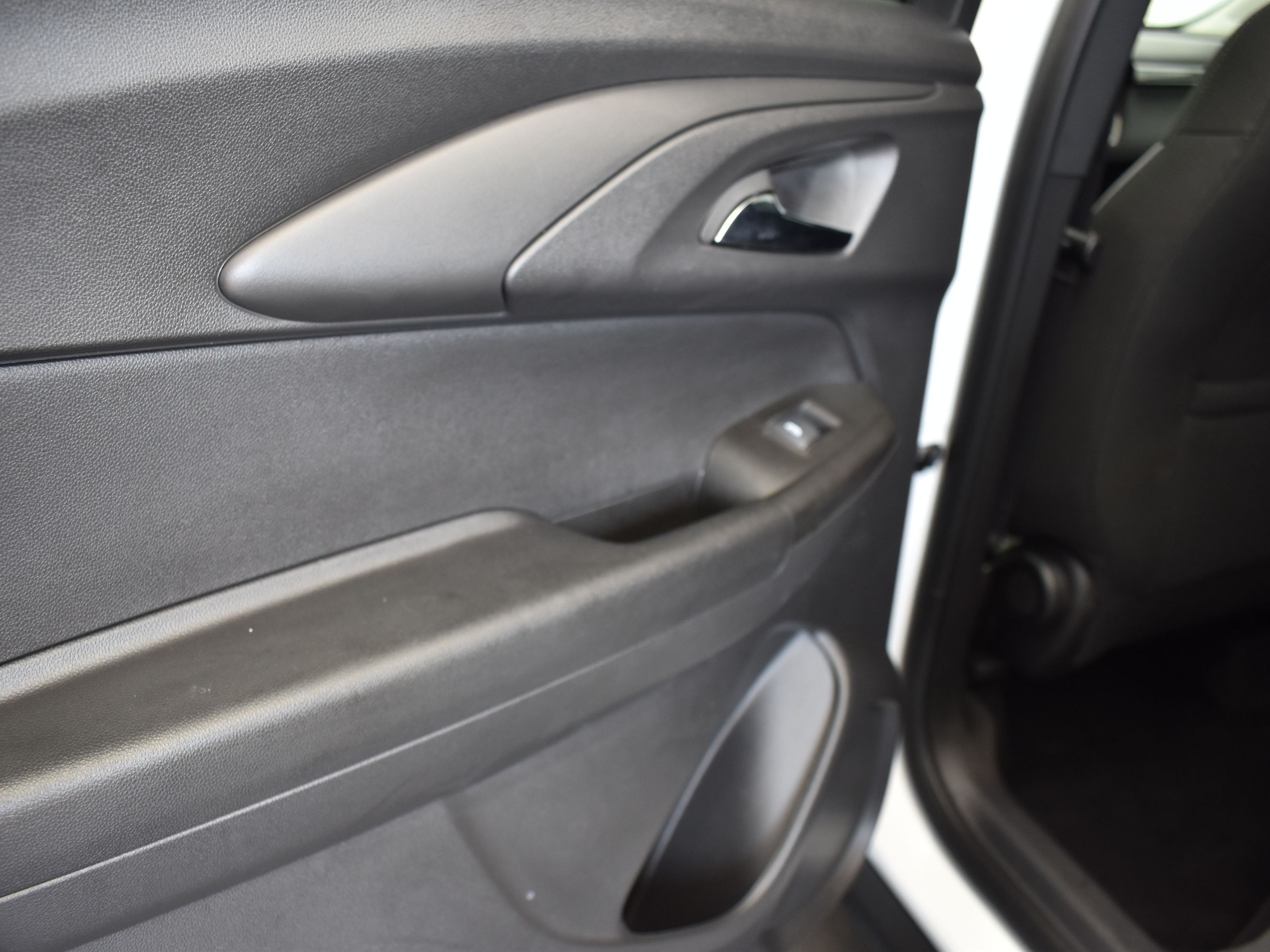 2025 Summit White Chevrolet Trailblazer LS FWD SUV