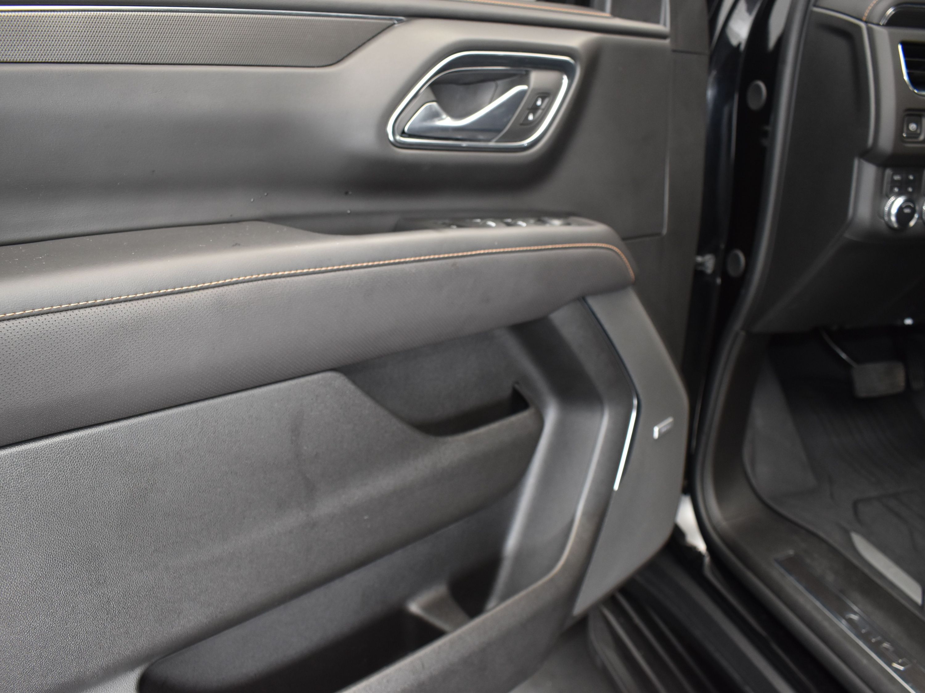 2023 Onyx Black GMC Yukon AT4 4X4 SUV