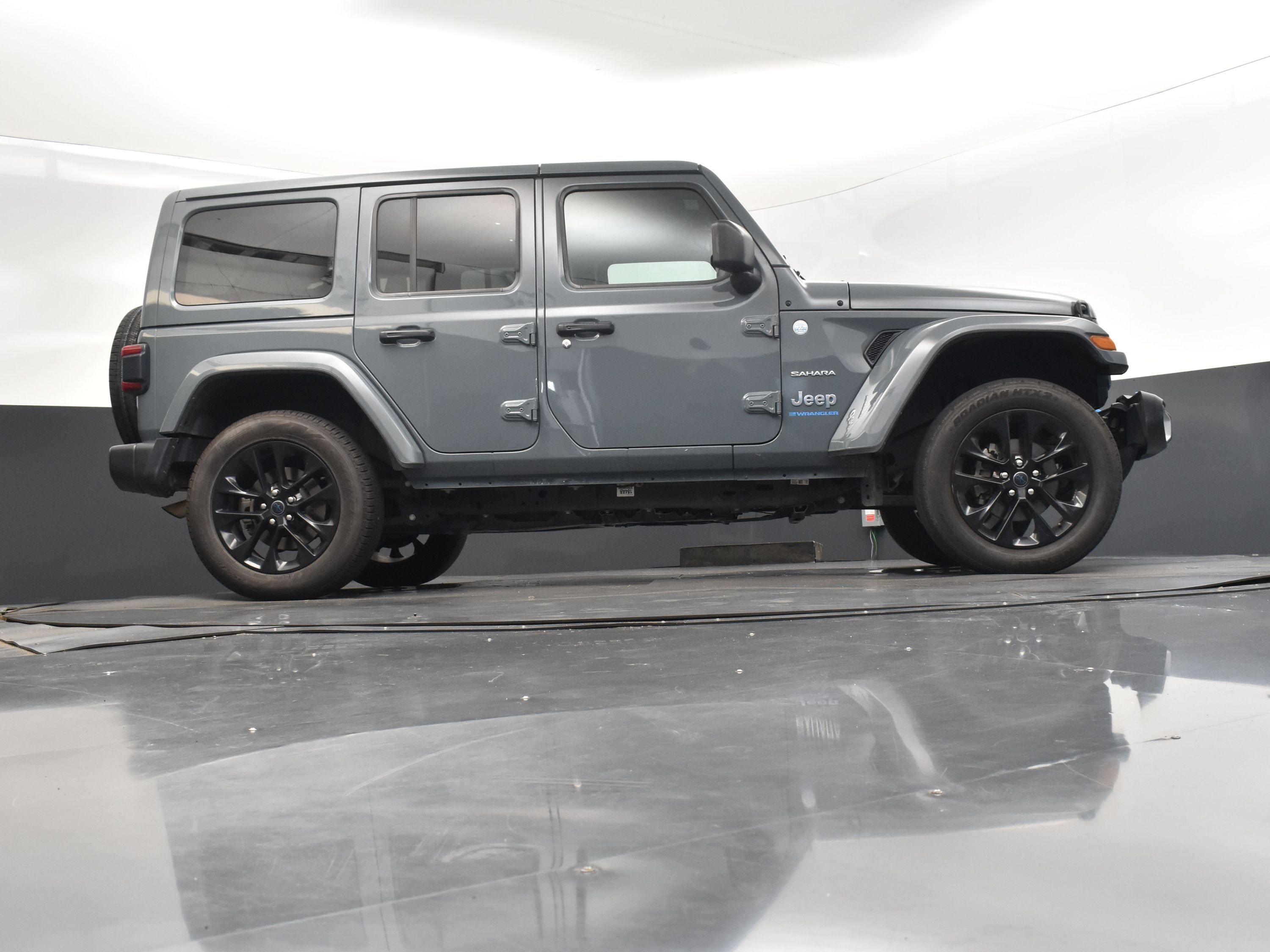 2024 Anvil Clear Coat Jeep Wrangler 4xe Sahara 4xe 4X4 SUV