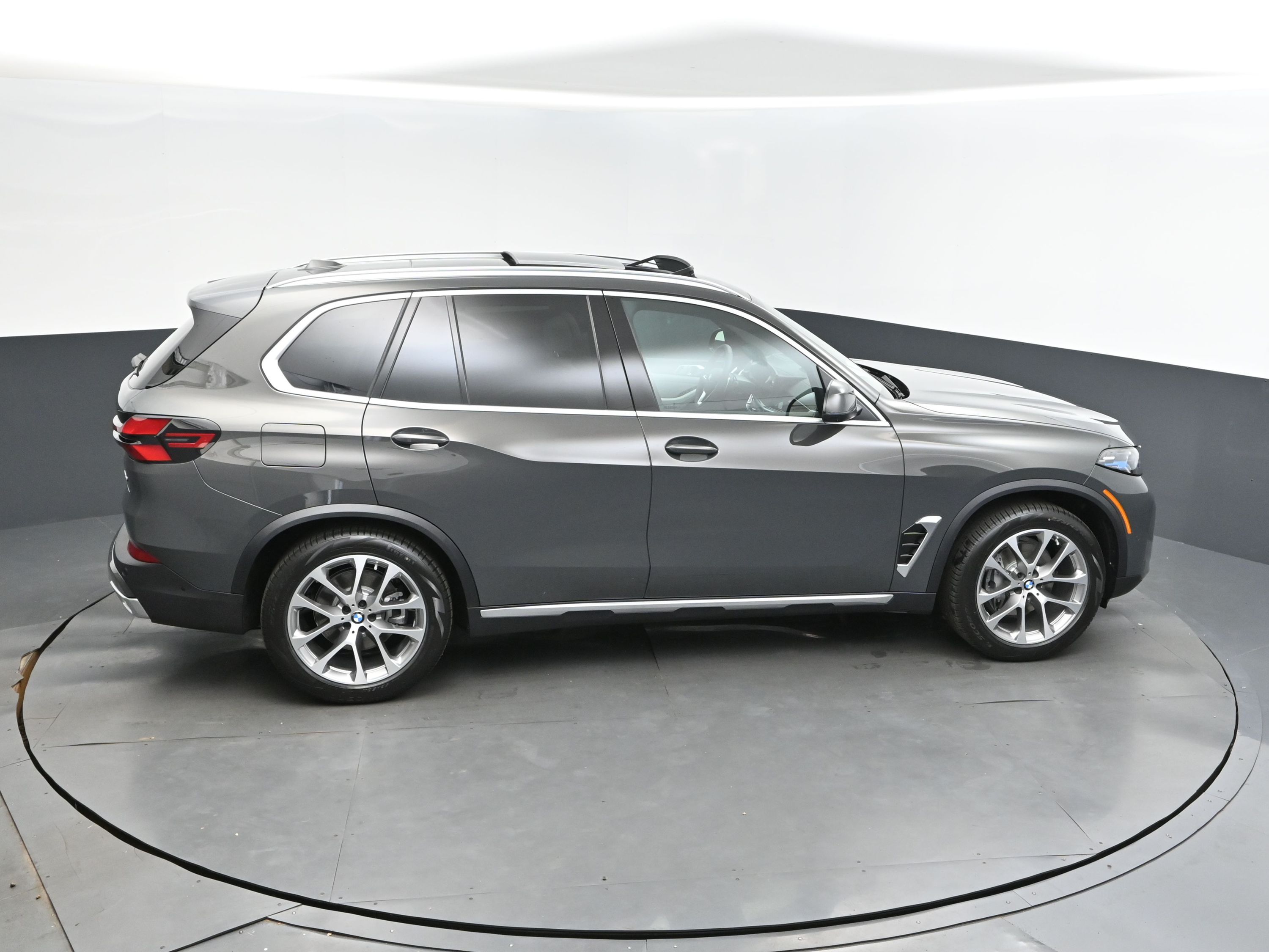 2026 Dravit Gray Metallic BMW X5 sDrive40i RWD SUV