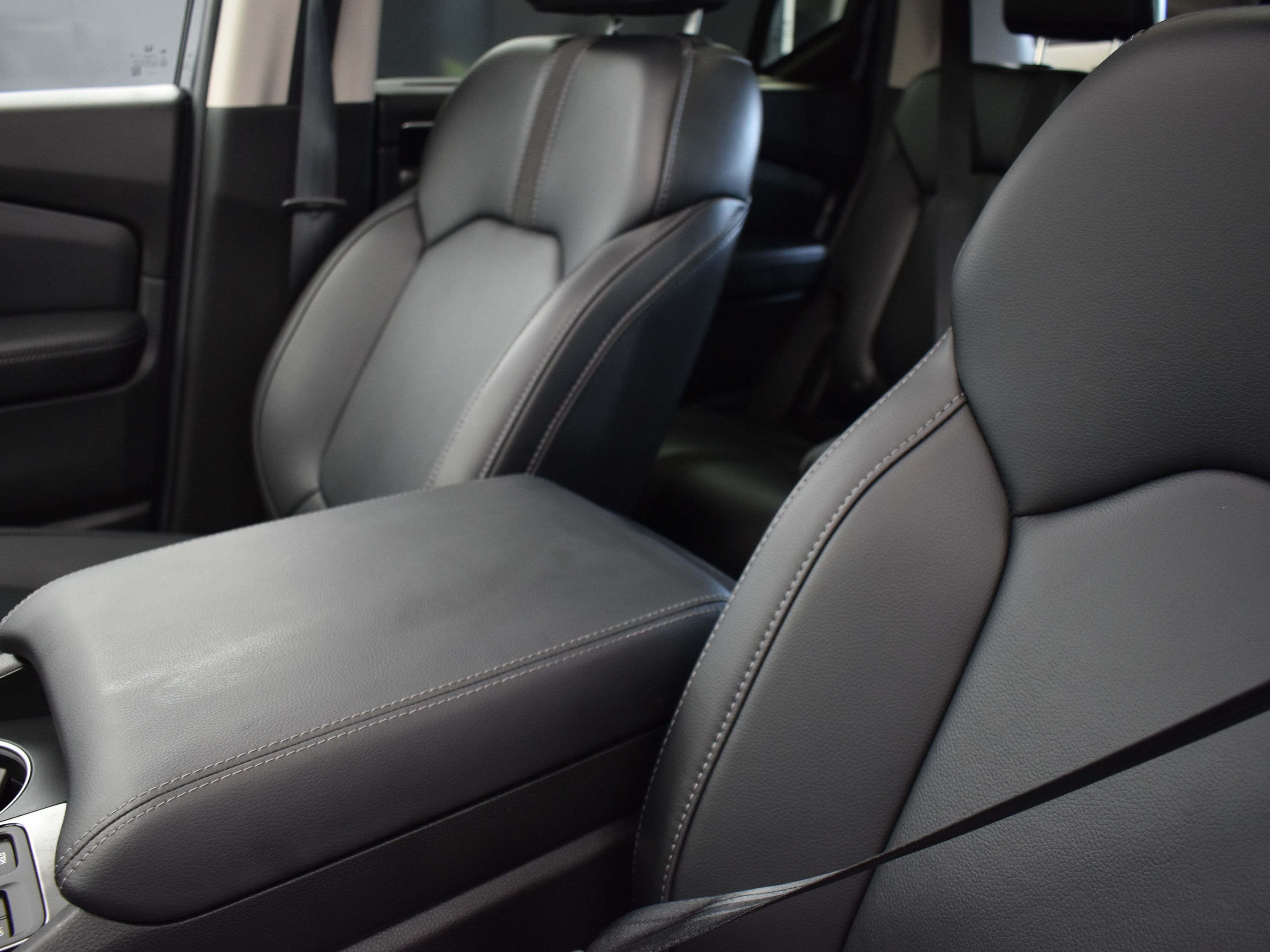 2025 Sonic Gray Pearl Honda Pilot Touring FWD SUV