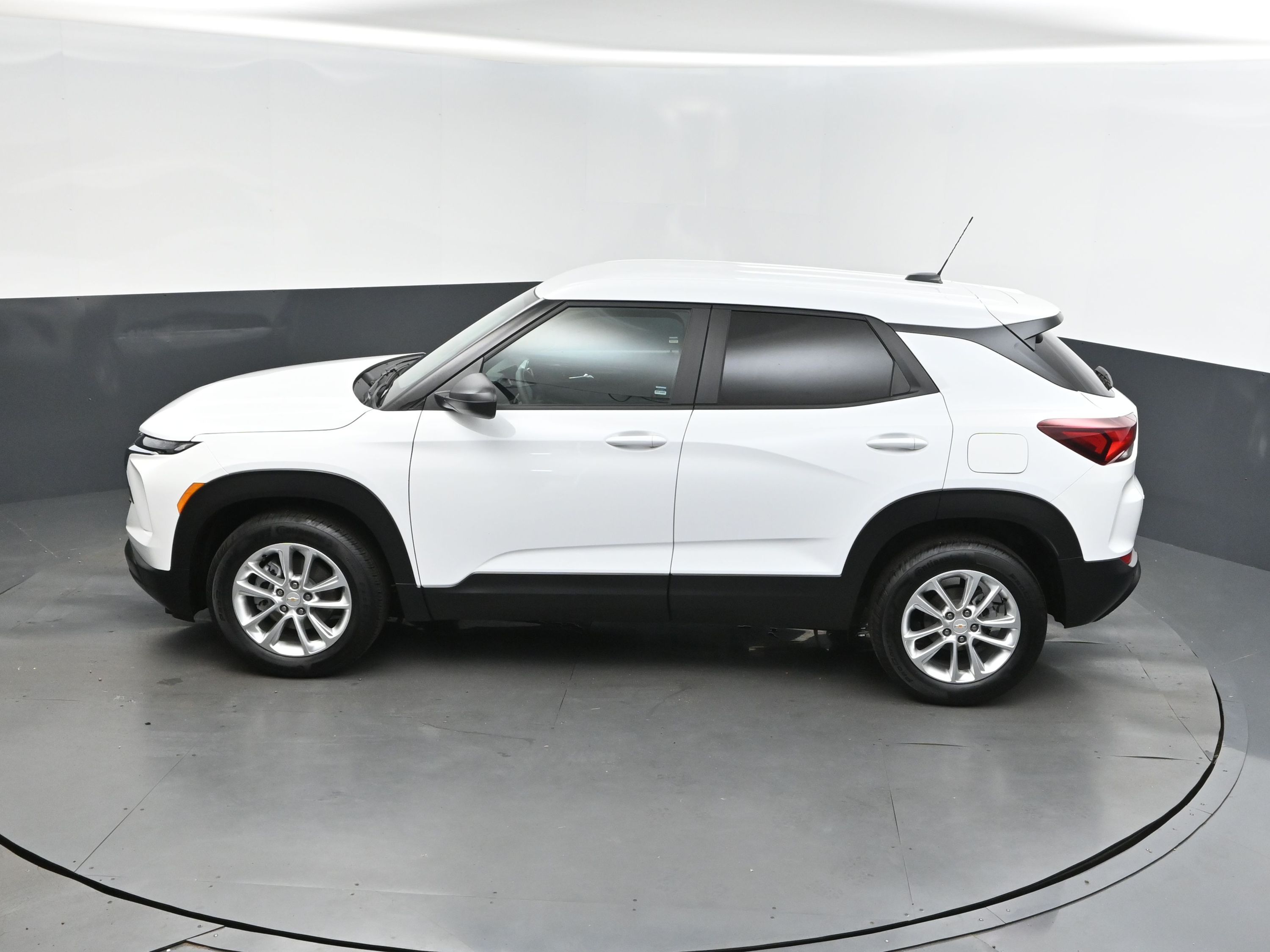 2025 Summit White Chevrolet Trailblazer LS FWD SUV