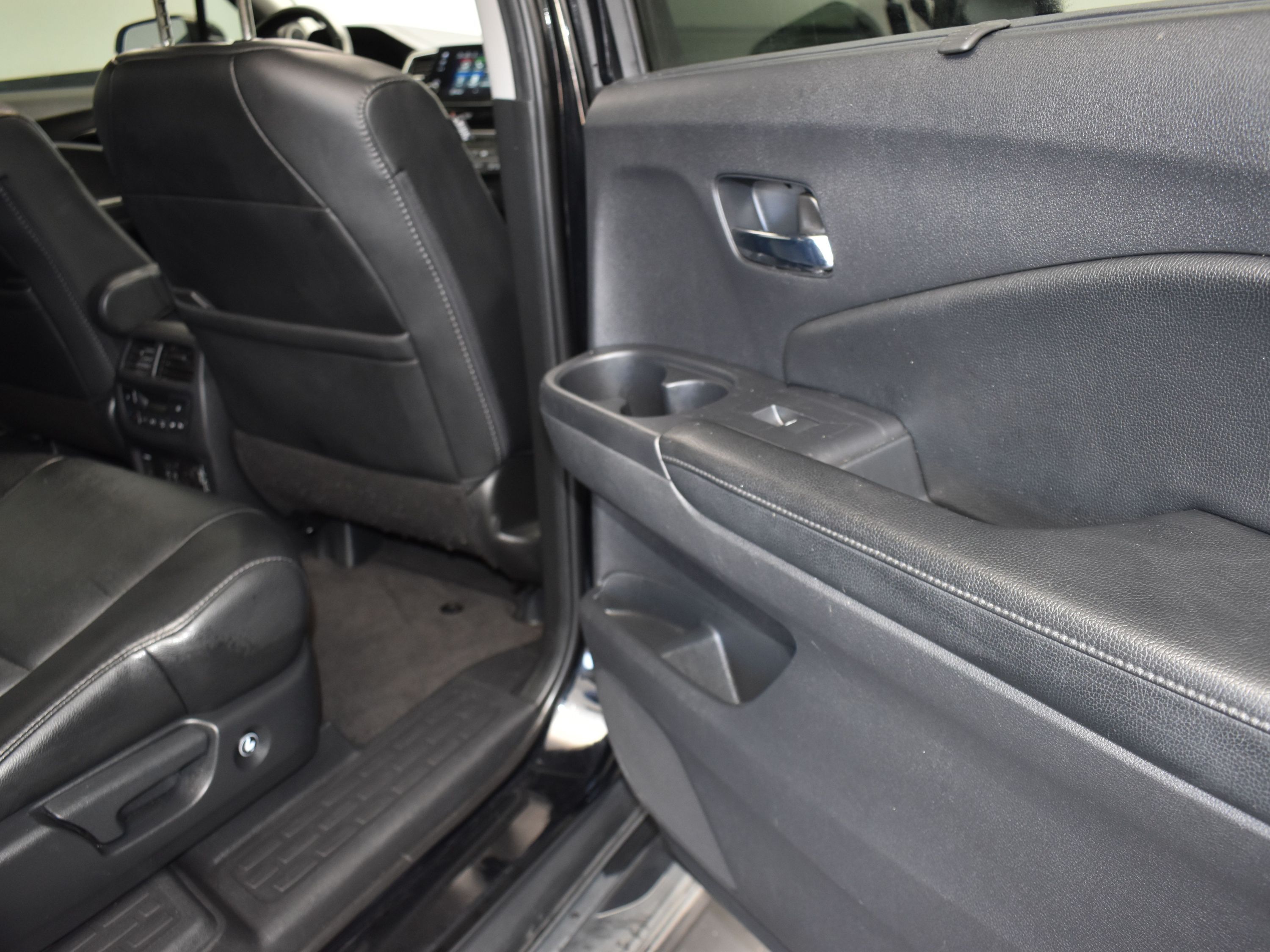 2019 Black Honda Pilot Touring FWD SUV