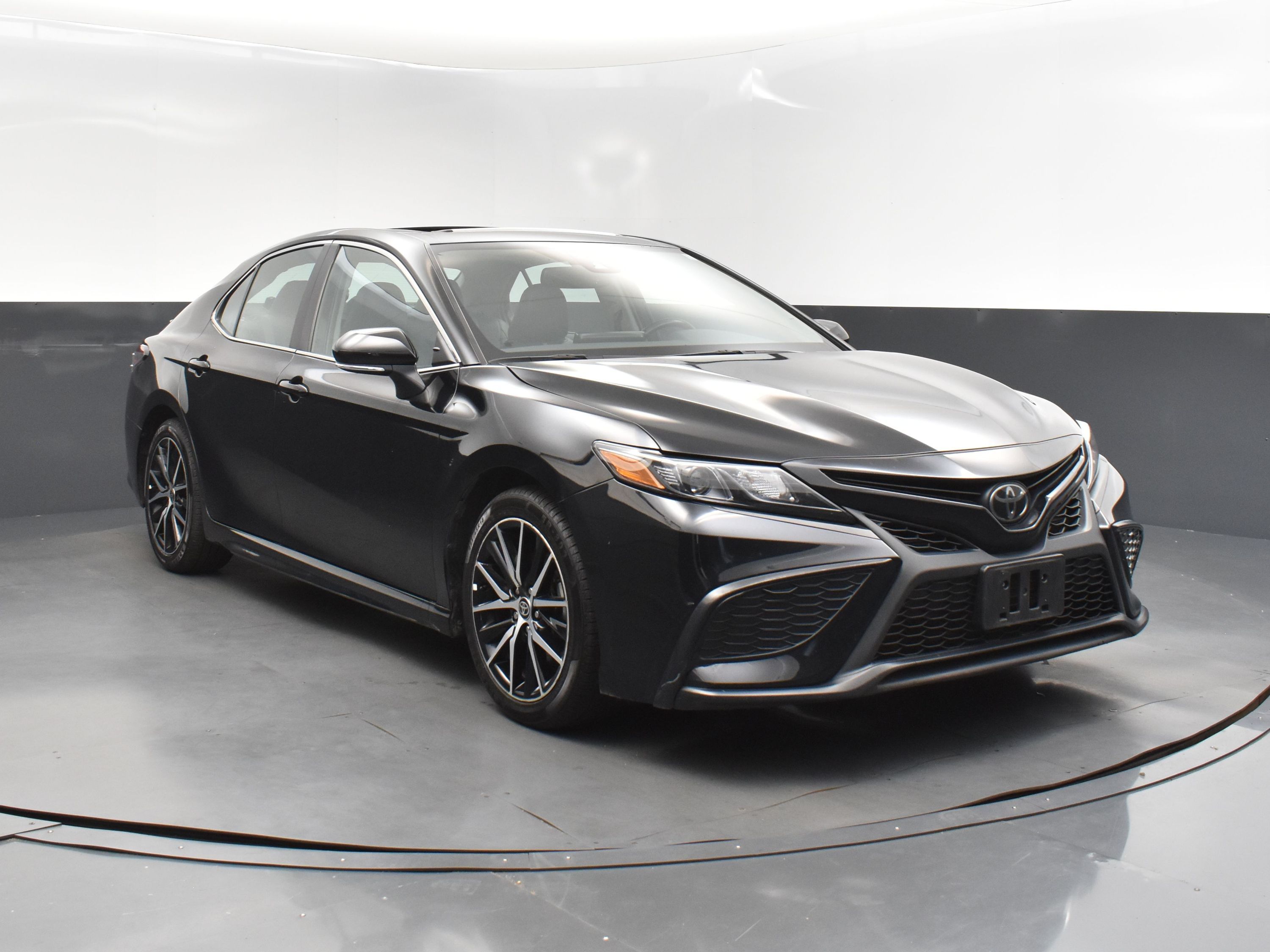 2023 Midnight Black Metallic Toyota Camry SE FWD Sedan