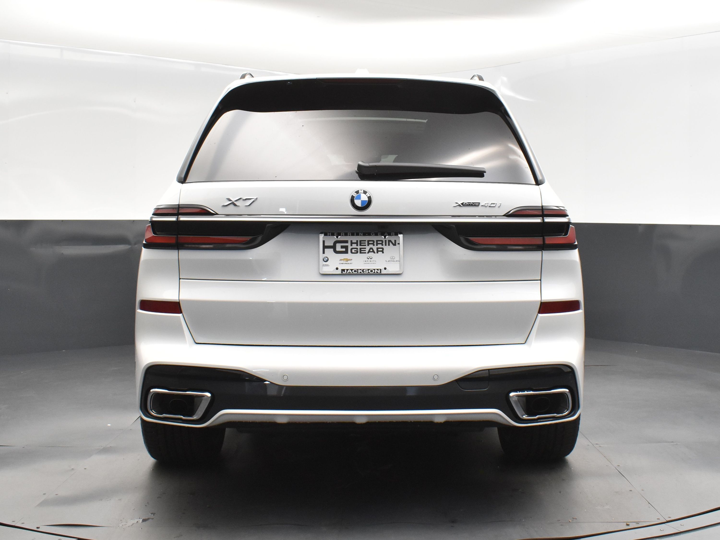 2026 Mineral White Metallic BMW X7 xDrive40i AWD SUV