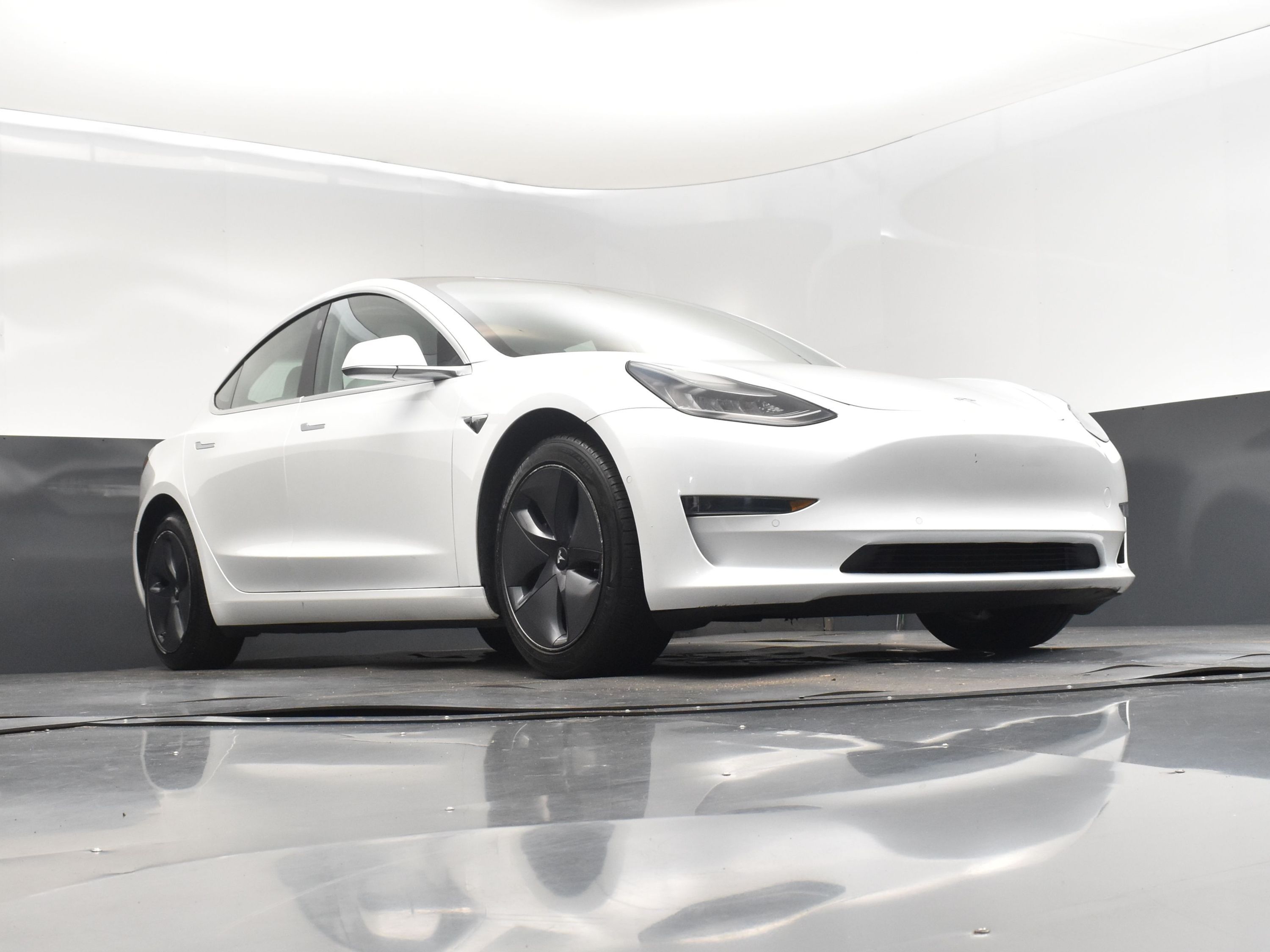 2019 Pearl White Multi-Coat Tesla Model 3 RWD Sedan
