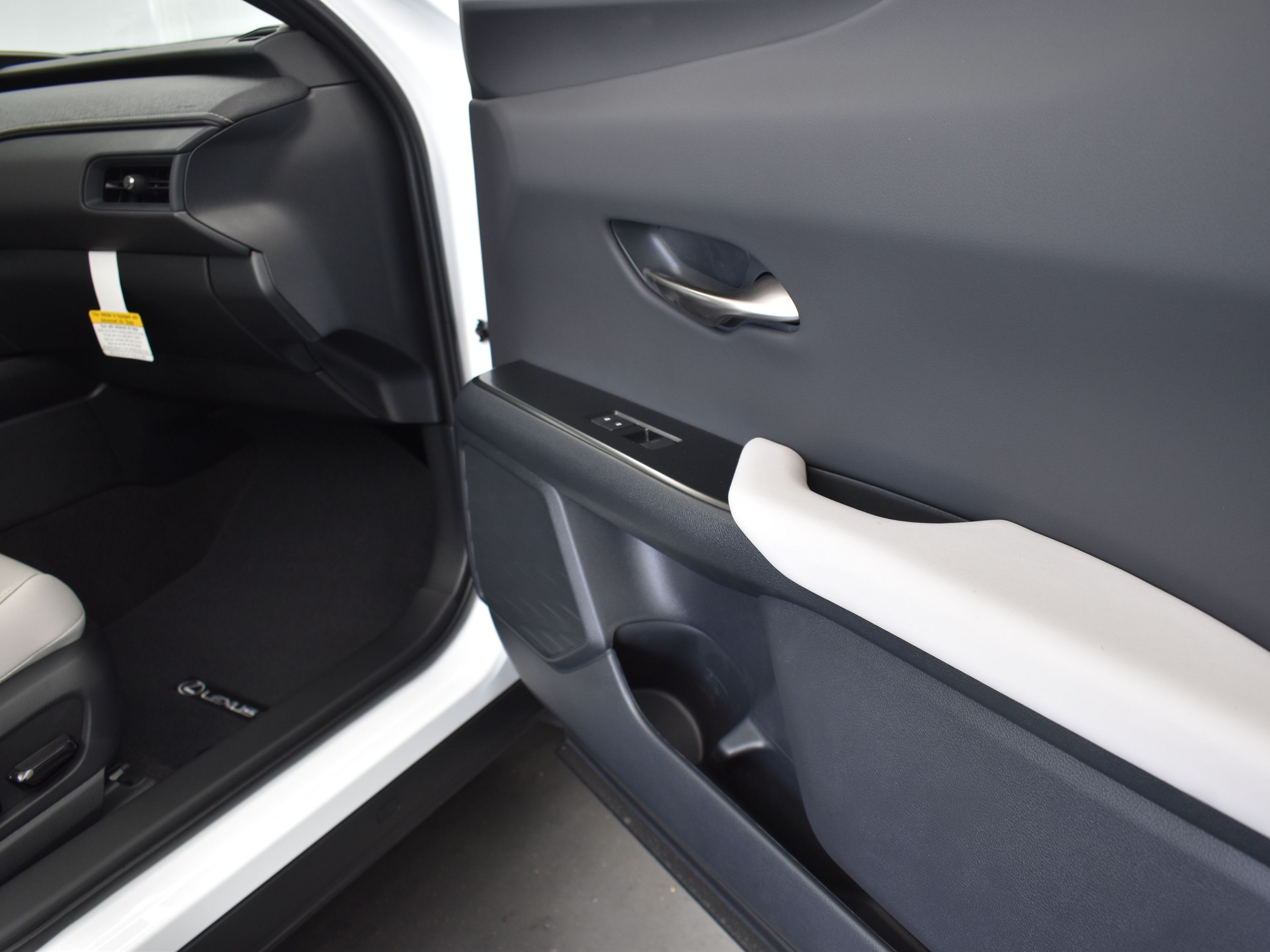2025 Ultra White with Obsidian Roof Lexus UX 300h F SPORT Design FWD SUV