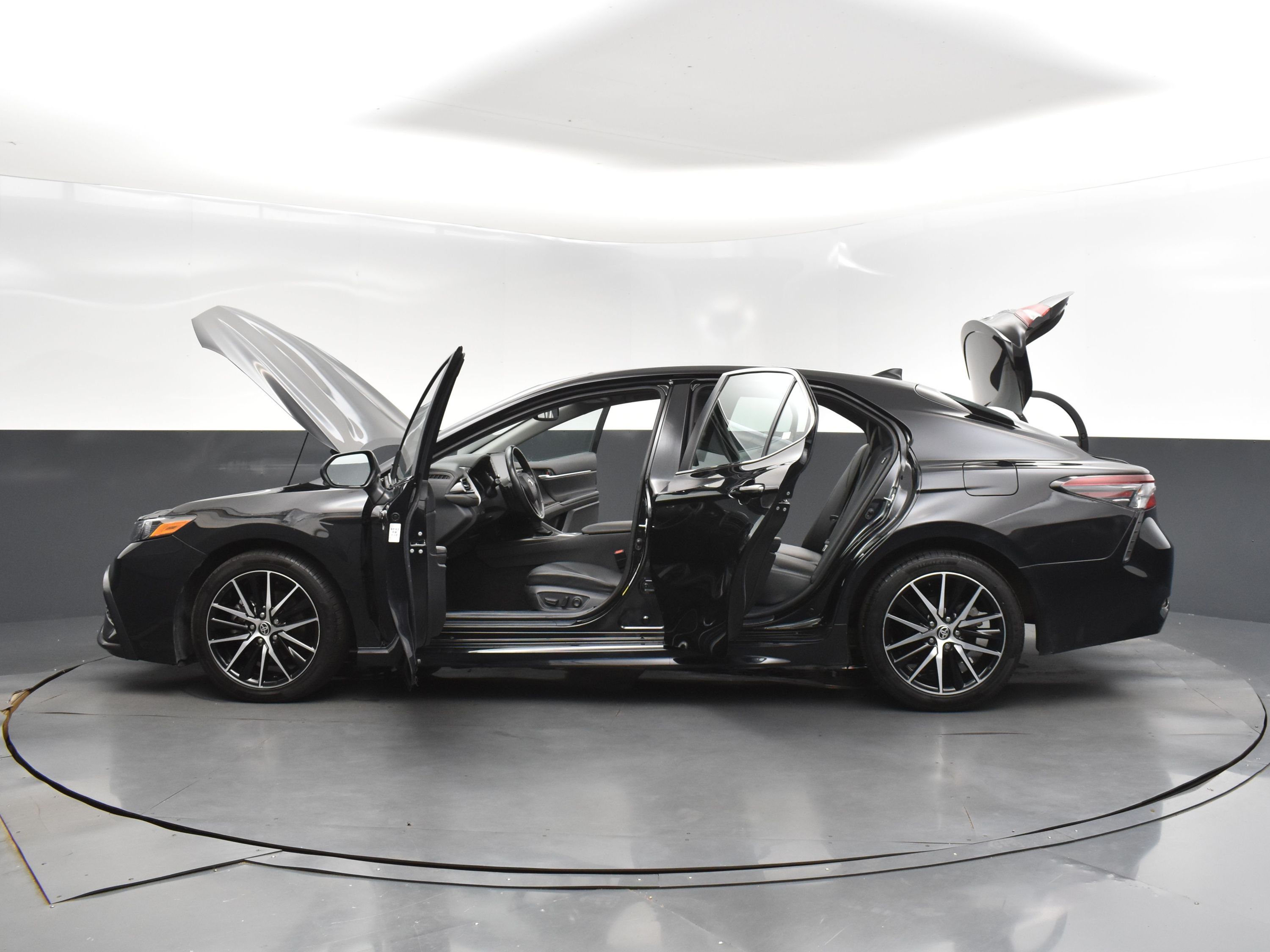 2023 Midnight Black Metallic Toyota Camry SE FWD Sedan