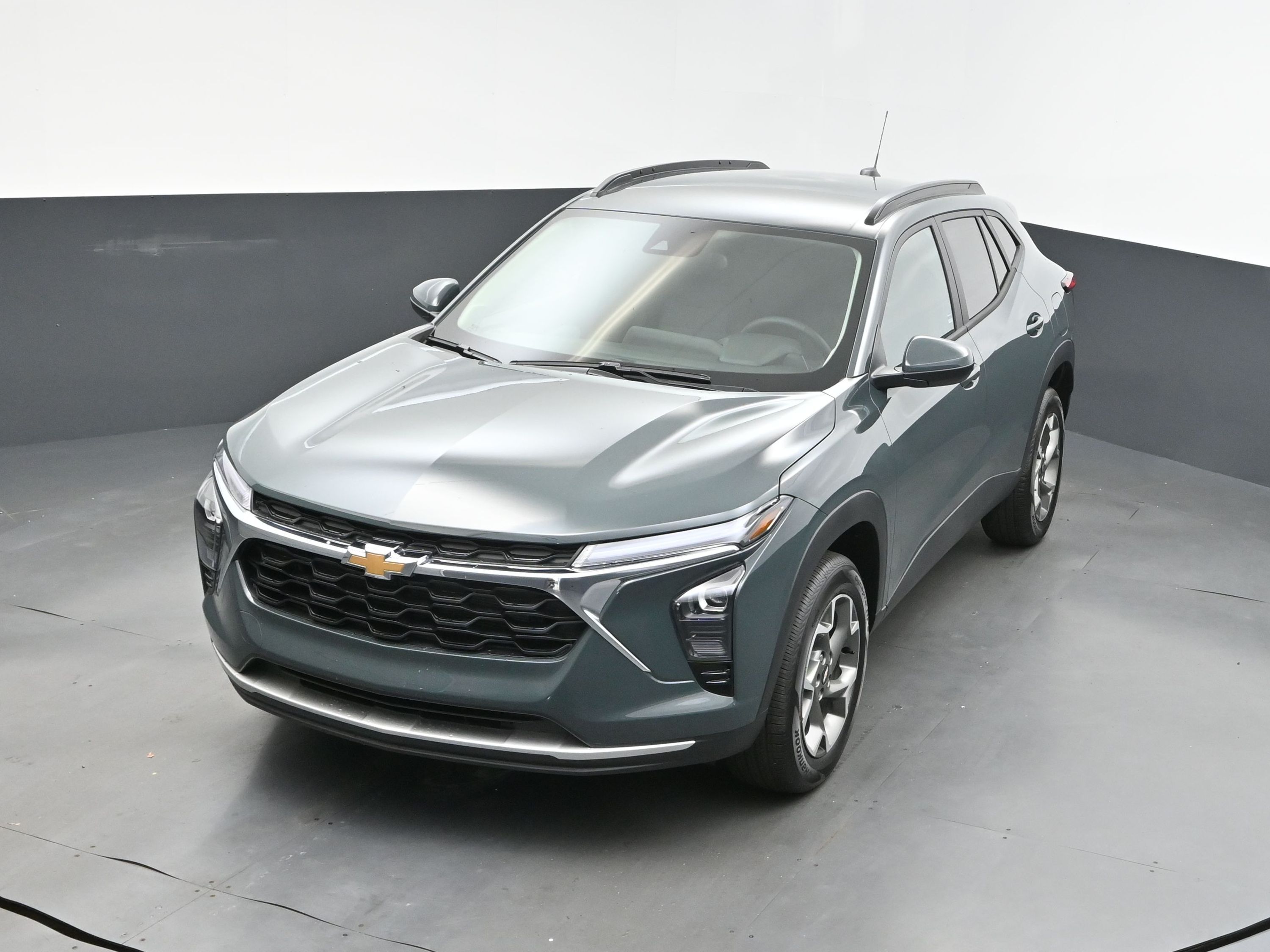 2025 Cypress Gray Chevrolet Trax LT FWD SUV