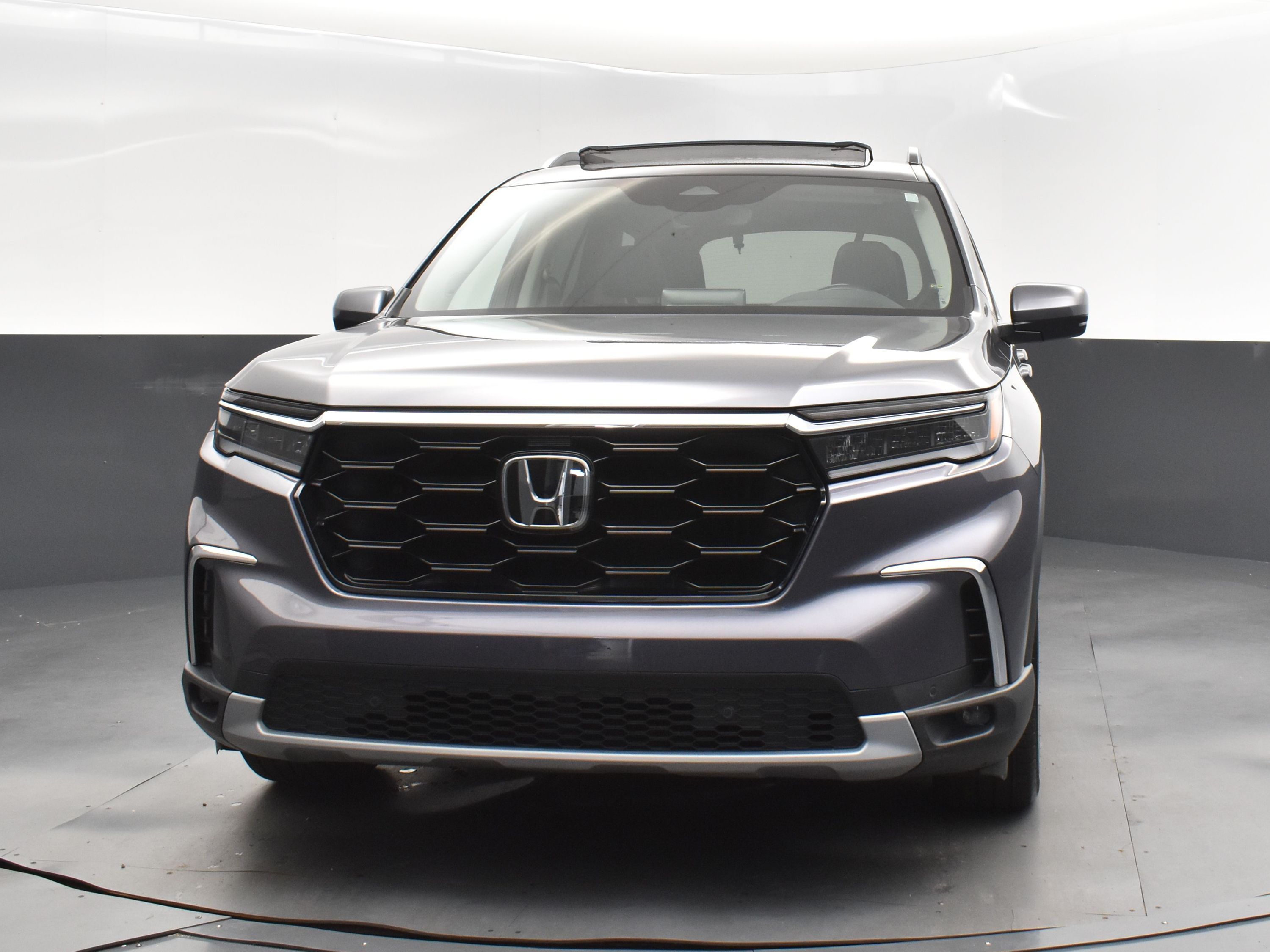 2025 Sonic Gray Pearl Honda Pilot Touring FWD SUV