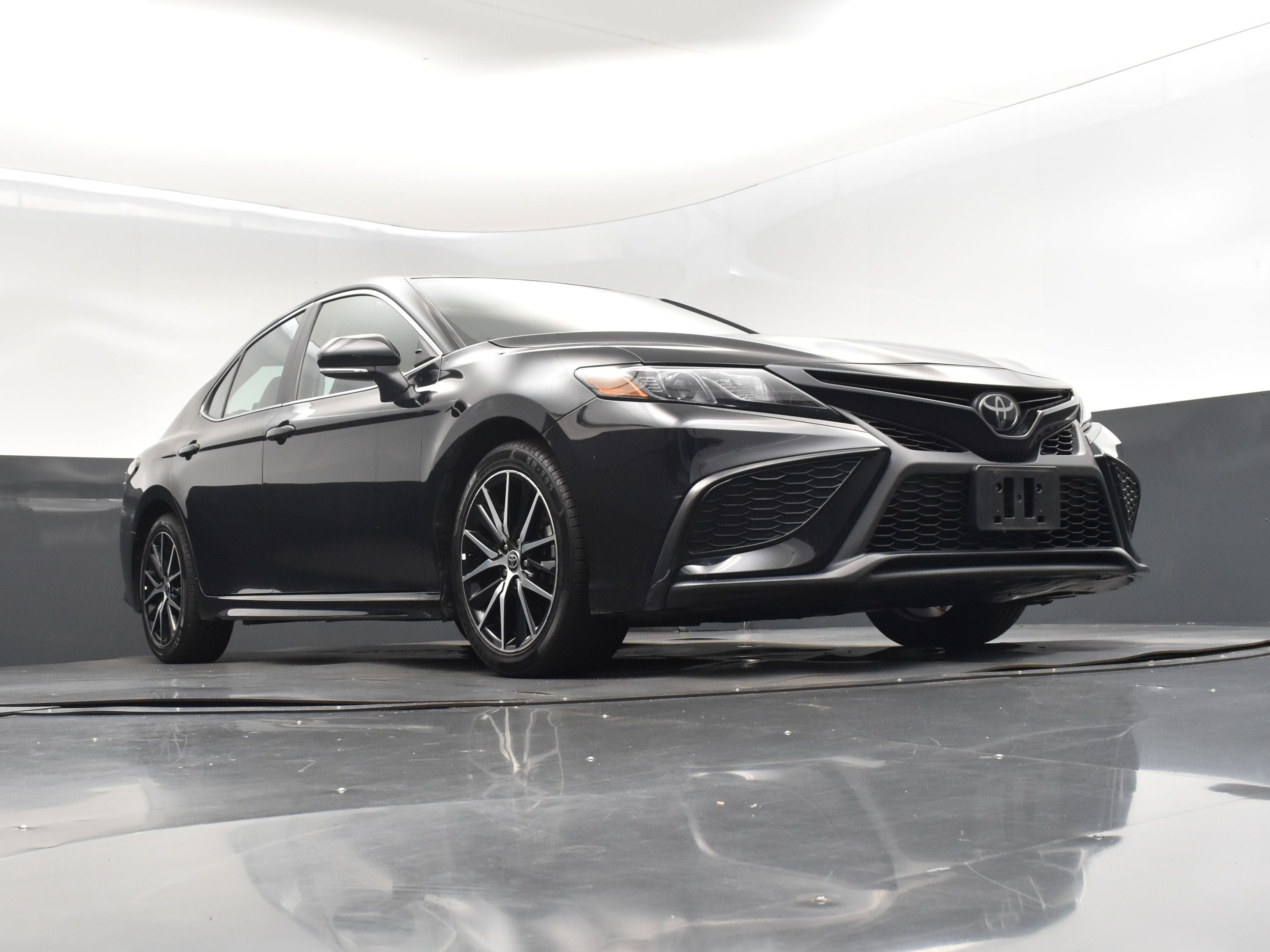 2023 Midnight Black Metallic Toyota Camry SE FWD Sedan