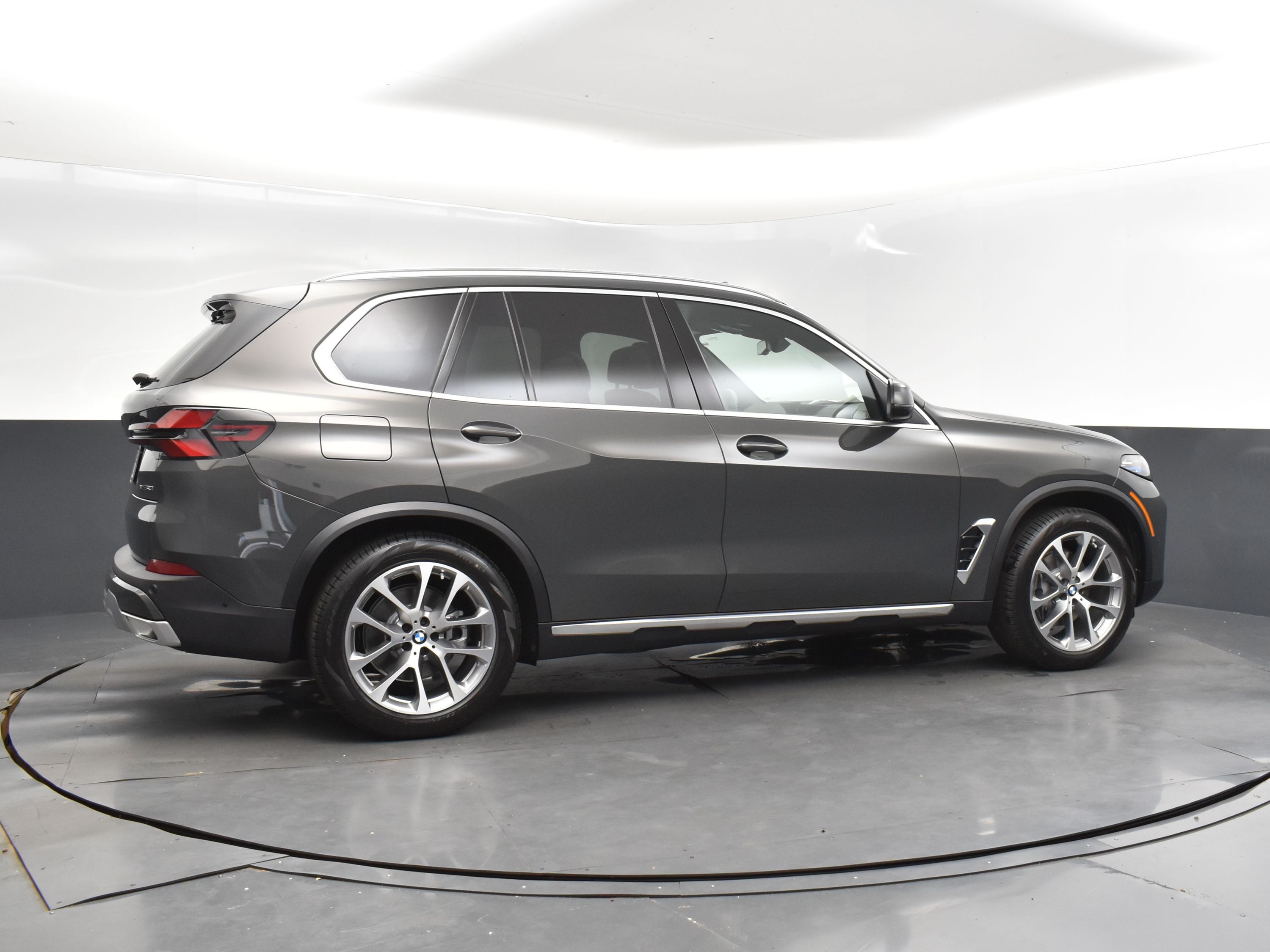 2026 Dravit Gray Metallic BMW X5 sDrive40i RWD SUV