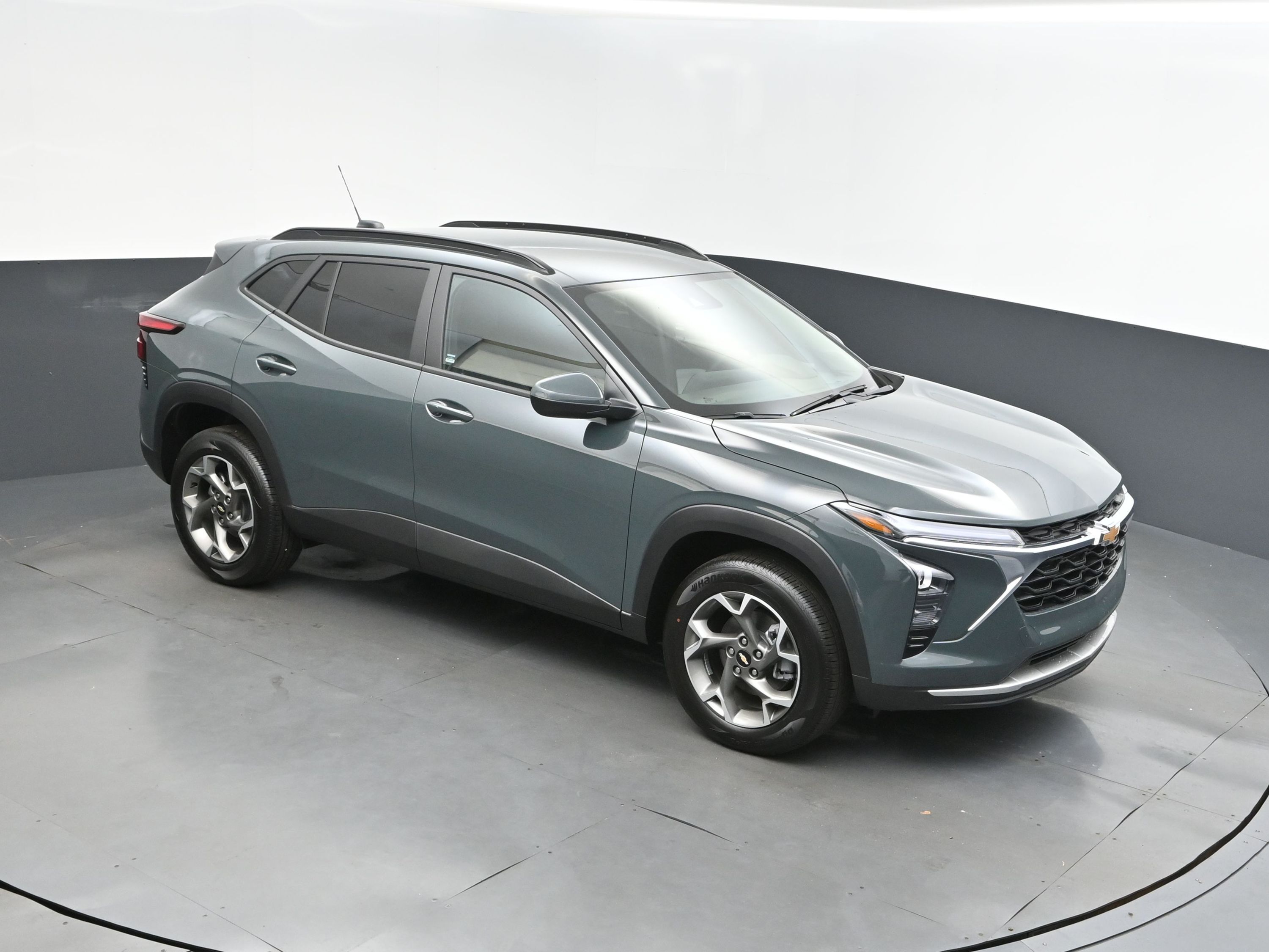 2025 Cypress Gray Chevrolet Trax LT FWD SUV