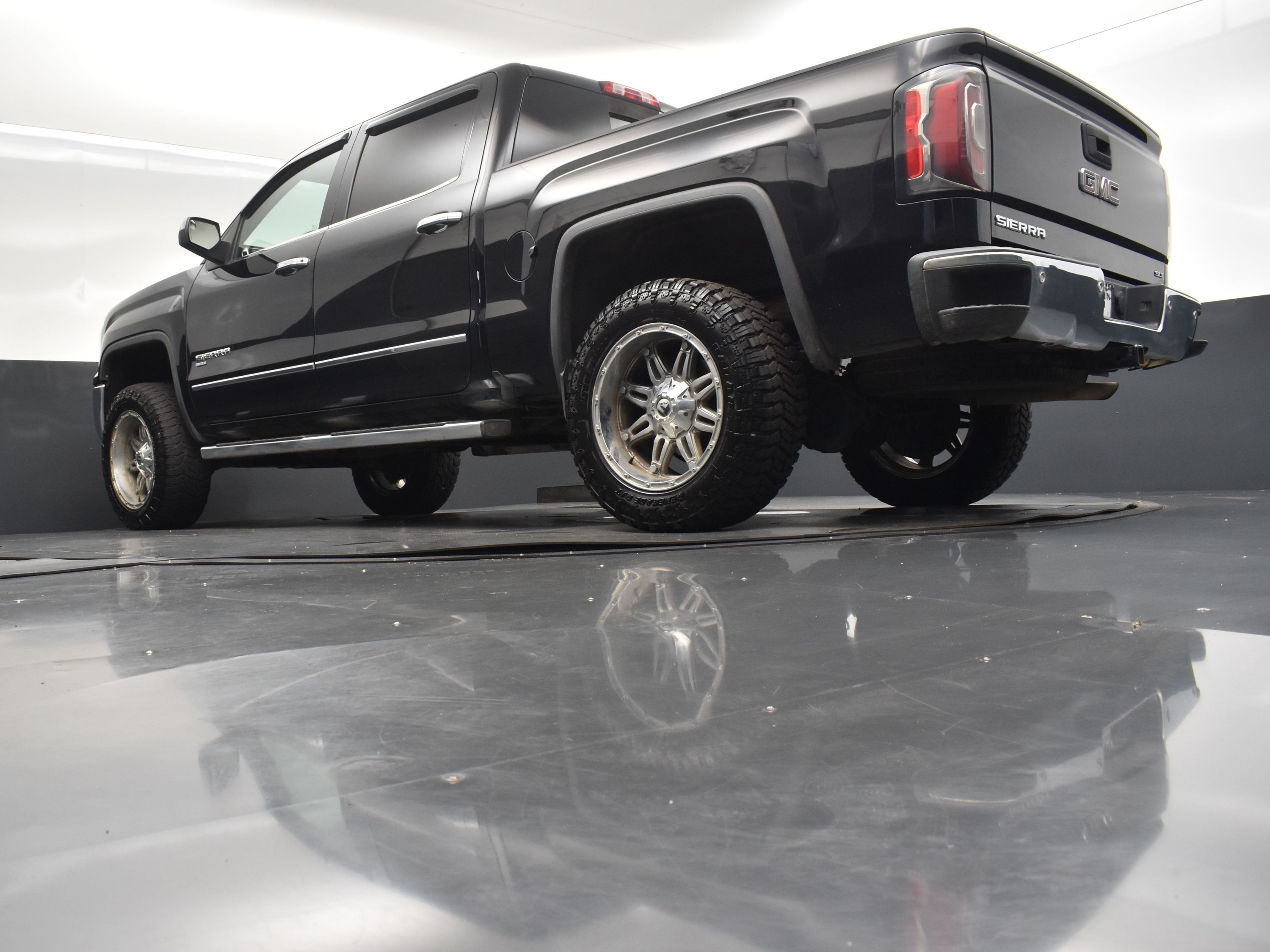 2018 Onyx Black GMC Sierra 1500 SLT RWD Truck