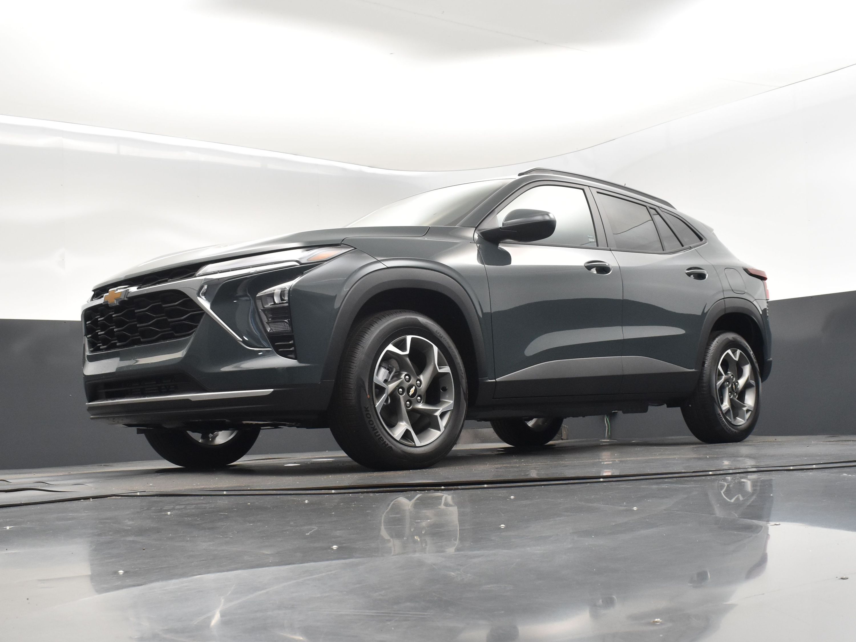 2025 Cypress Gray Chevrolet Trax LT FWD SUV